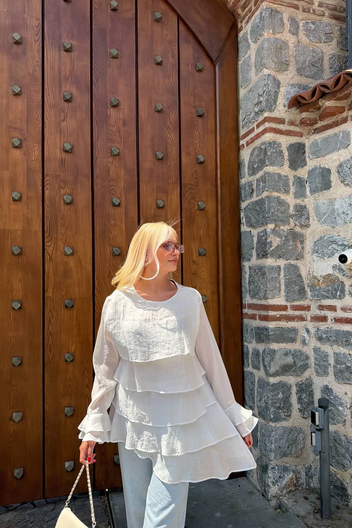 KATLI VE VOLAN DETAYLI BLUZ