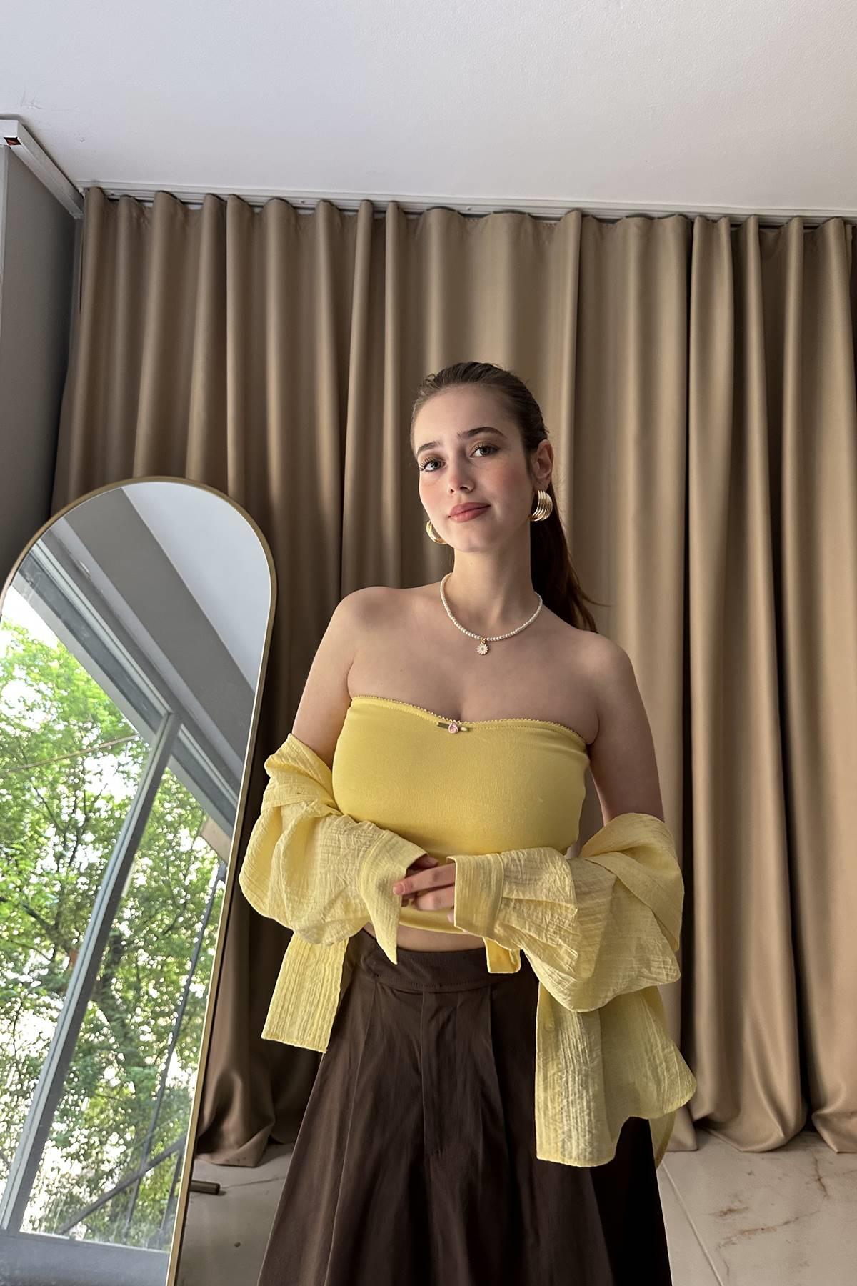 GÜL DETAYLI STRAPLEZ TOP
