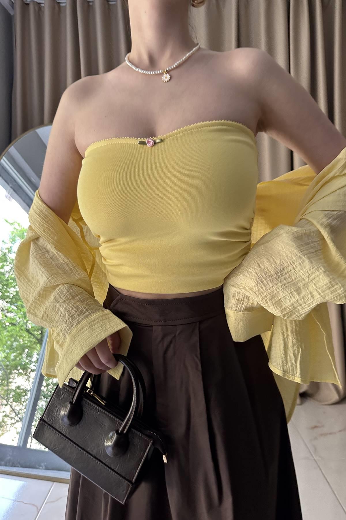 GÜL DETAYLI STRAPLEZ TOP