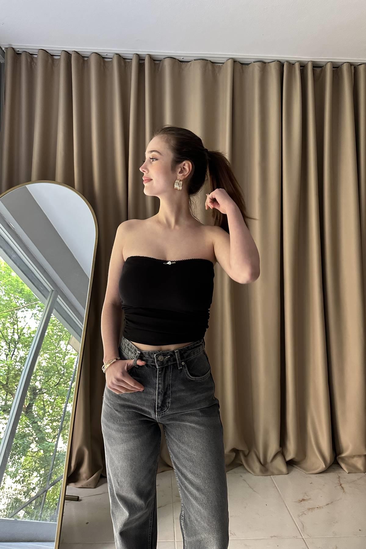 GÜL DETAYLI STRAPLEZ TOP