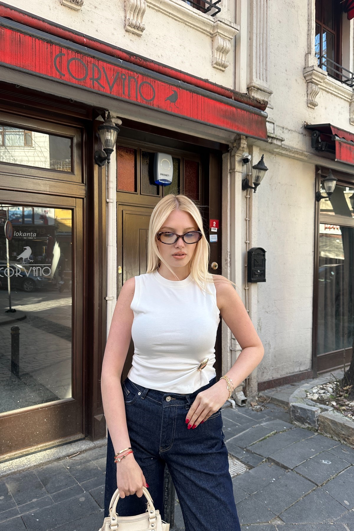 SIFIR KOL AKSESUAR DETAYLI BADY