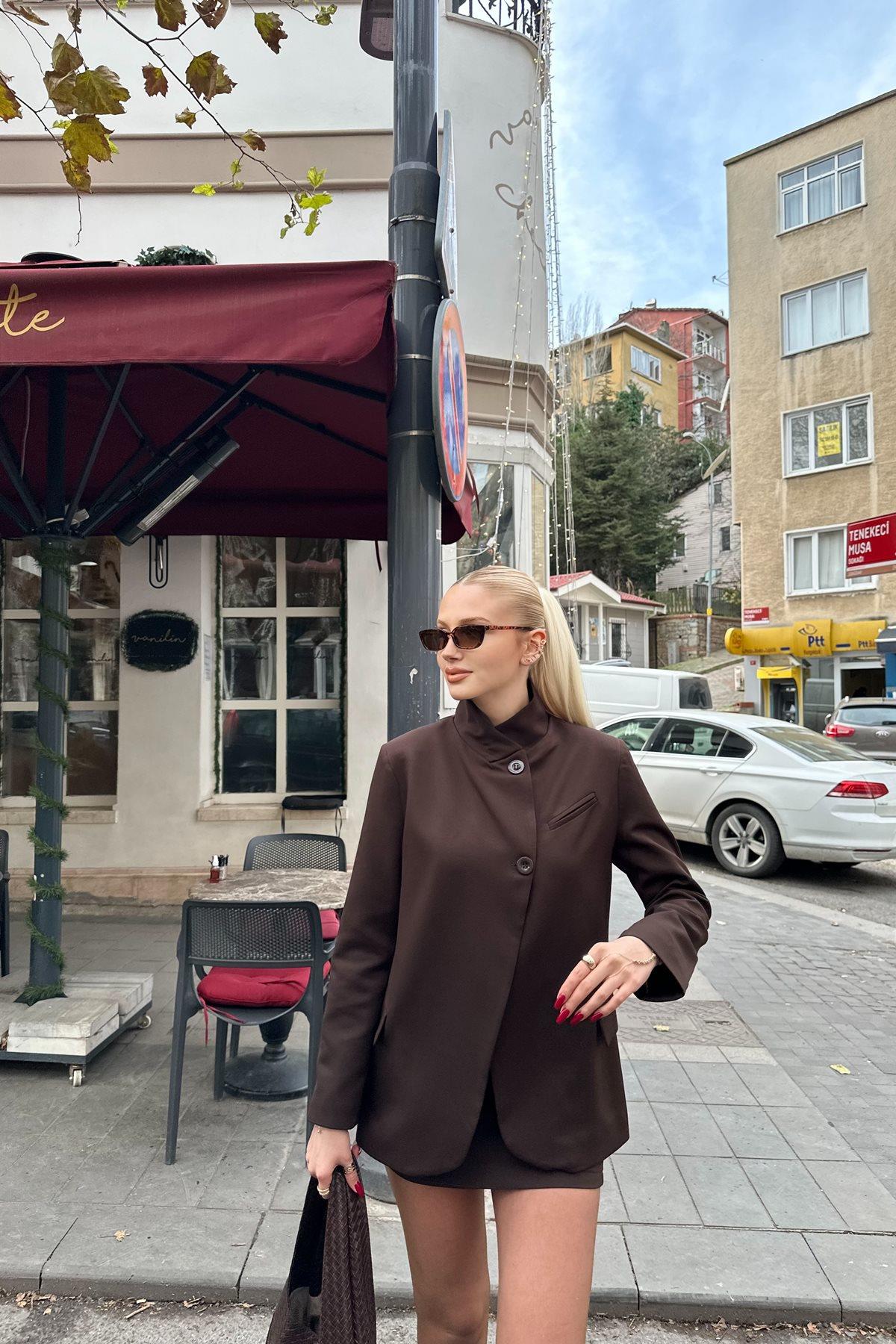 HAKİM YAKA TEK DÜĞME CEKET