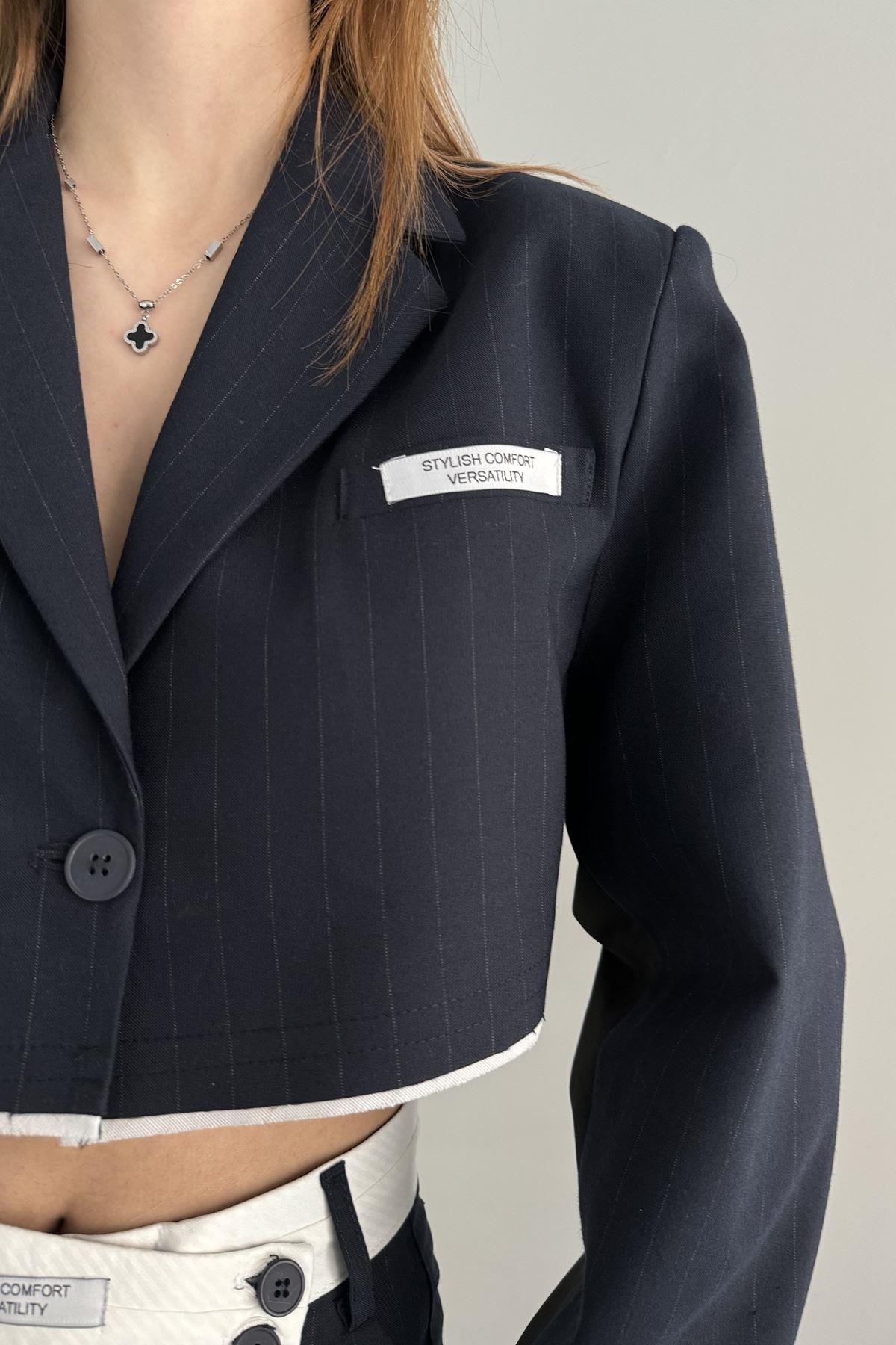 RİBANA DETAYLI MATCHLİ CROP CEKET