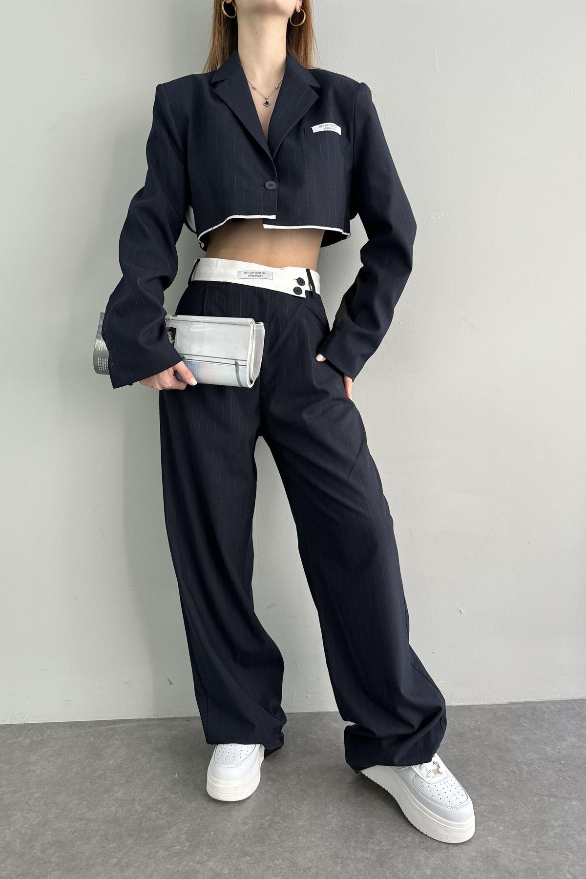 RİBANA DETAYLI MATCHLİ CROP CEKET