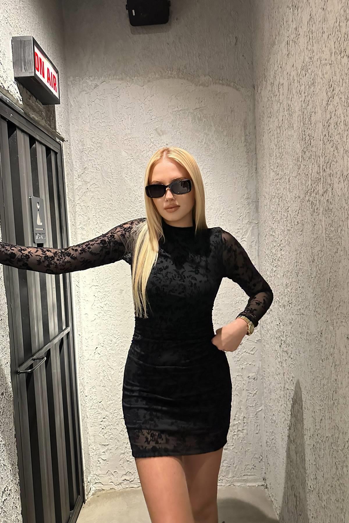 YANI BÜZGÜLÜ DANTELLİ  ELBİSE