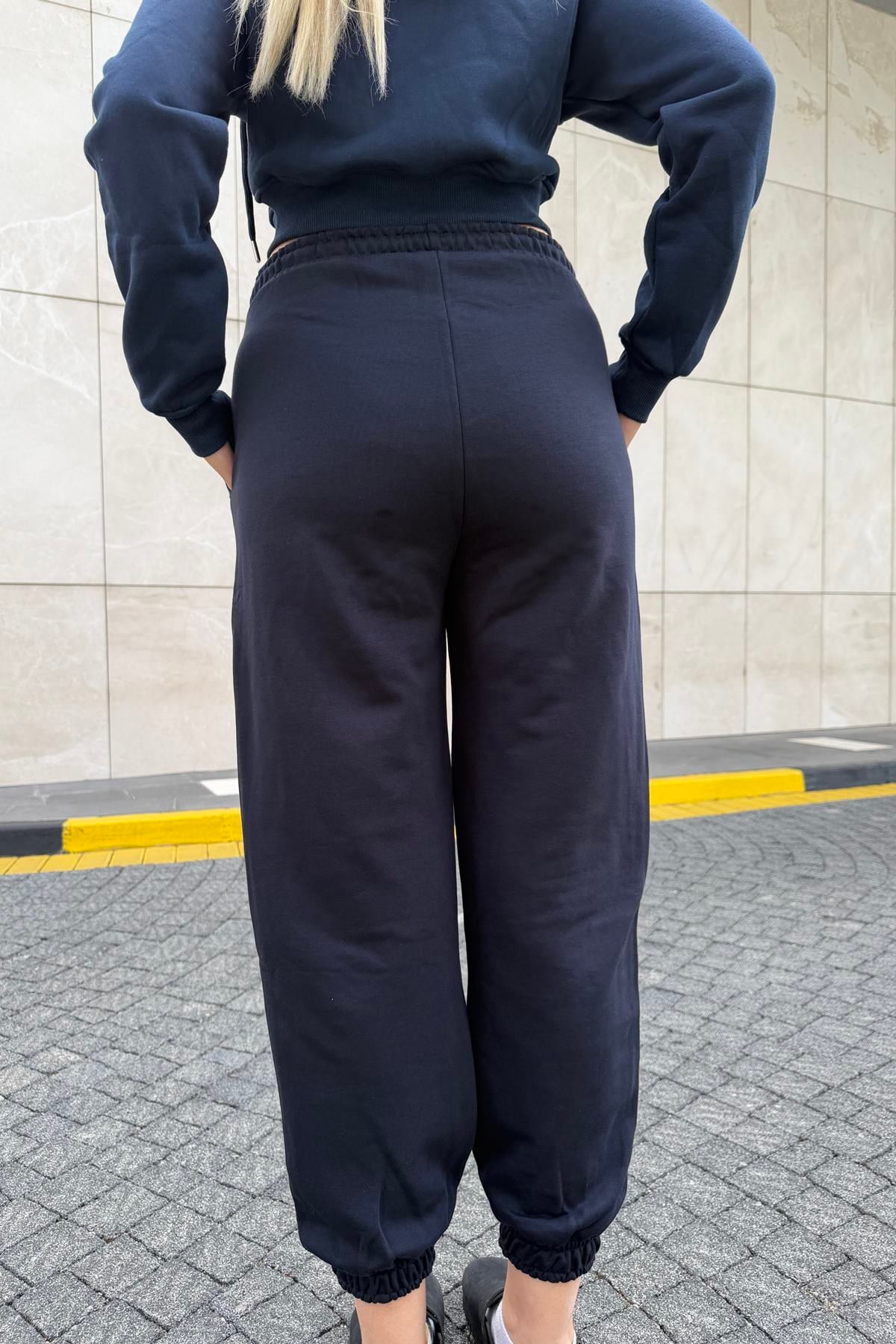 PAÇA VE BEL LASTİKLİ EŞOFMAN ALTI