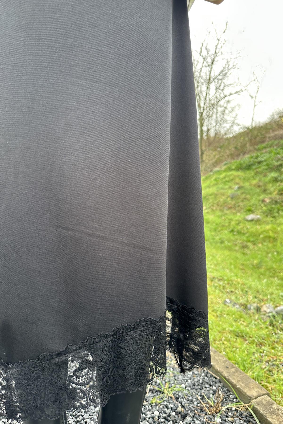 ETEK UCU DANTEL DETAYLI ASİMETRİK ETEK