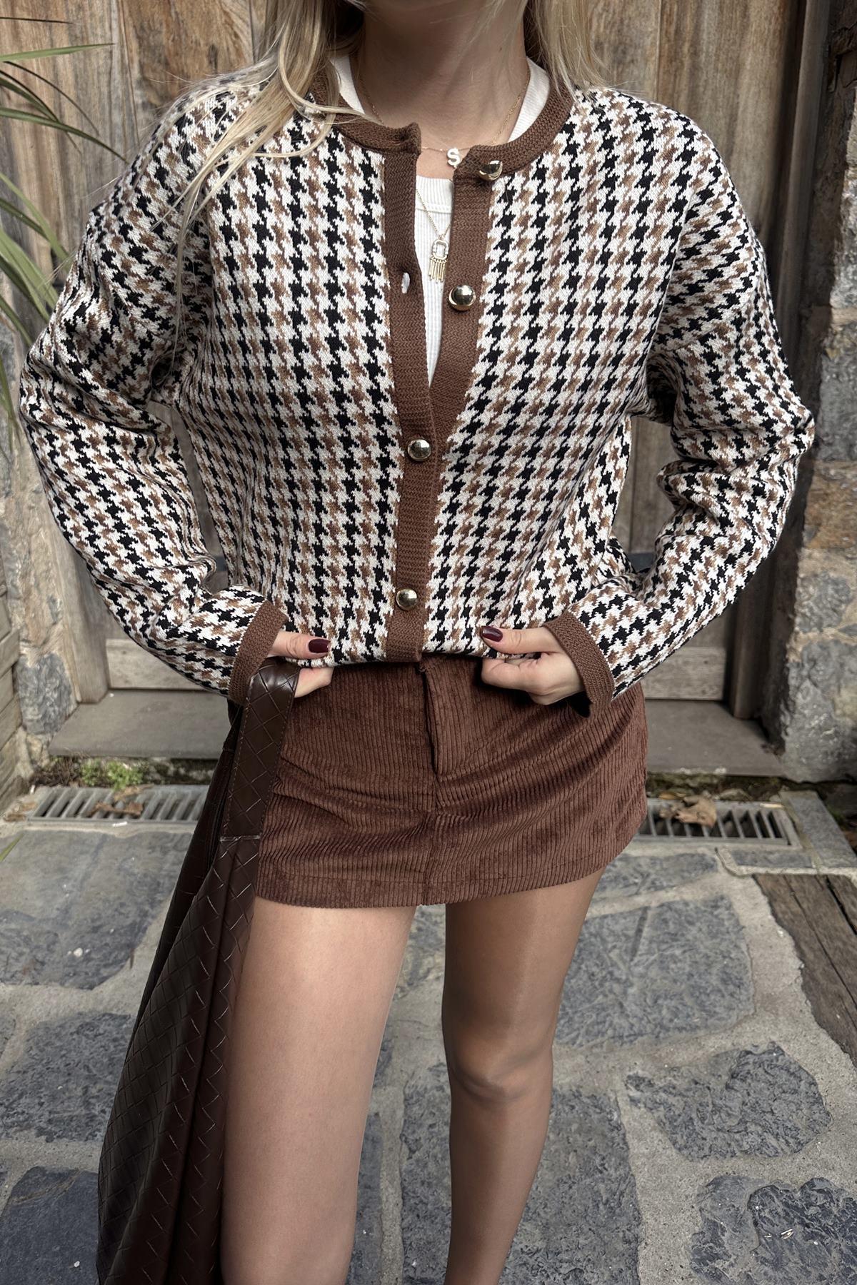 BİSİKLET YAKA DÜĞMELİ TRIKO HIRKA