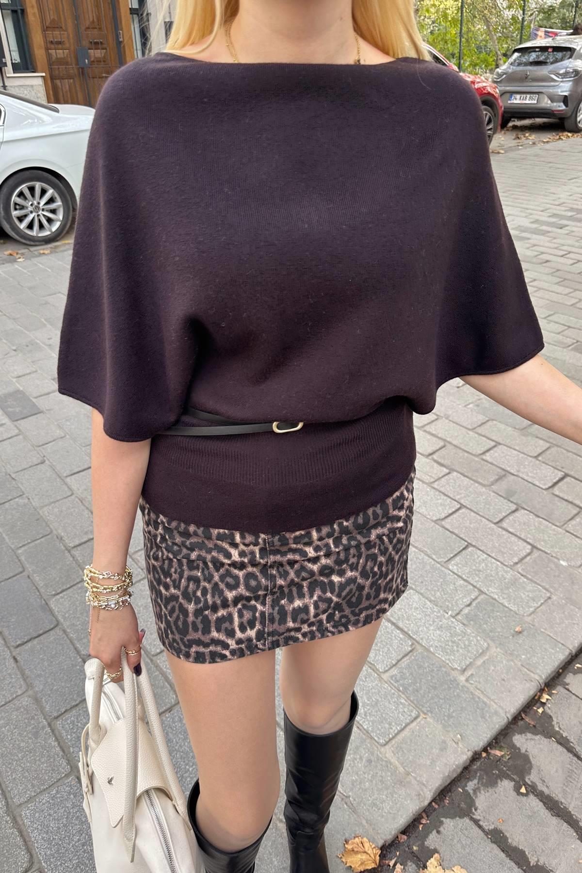 BİSİKLET YAKA PULLU SİMLİ DÜĞMELİ TRIKO HIRKA