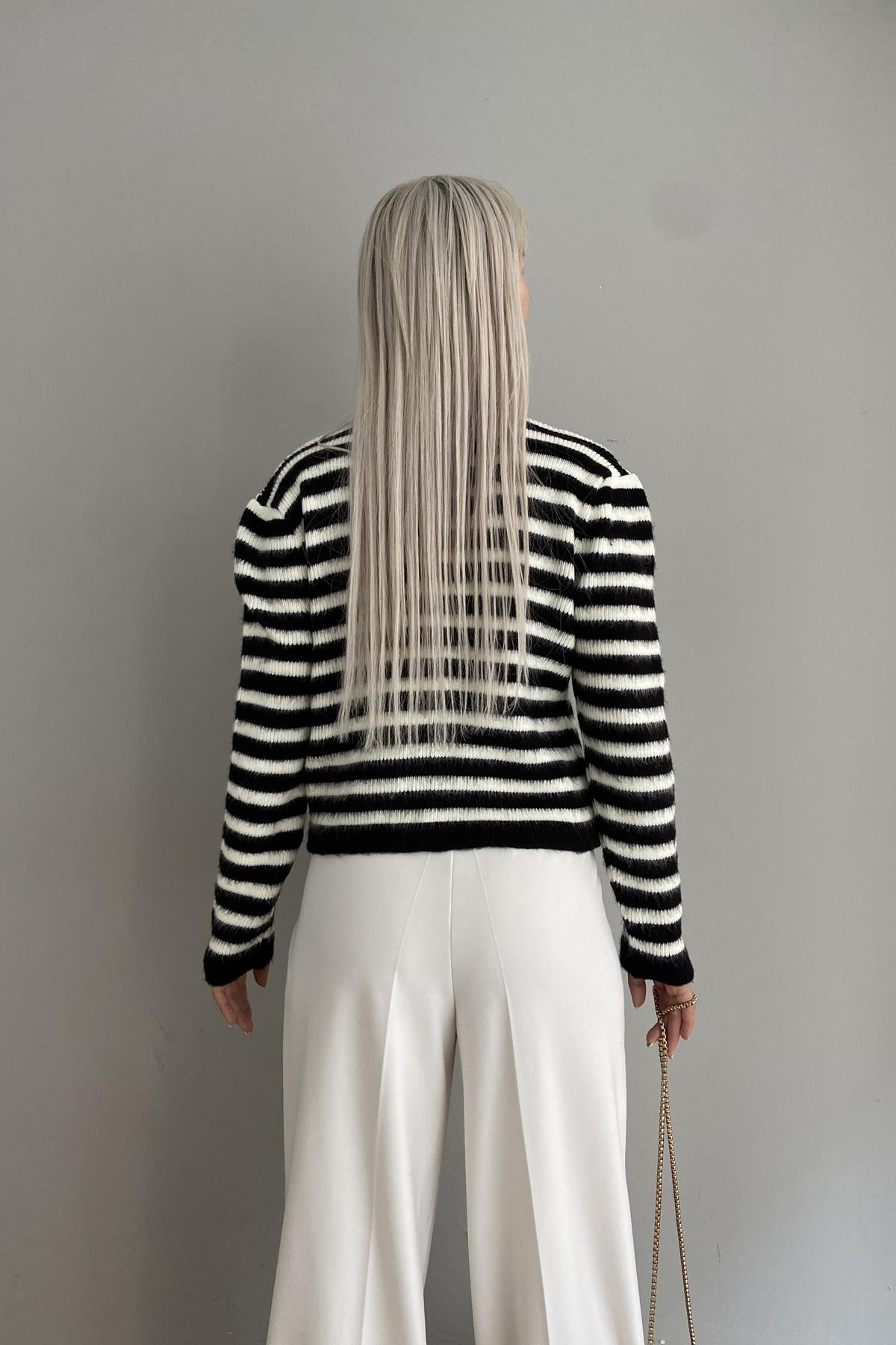 ÇİZGİLİ ŞARDONLU HIRKA