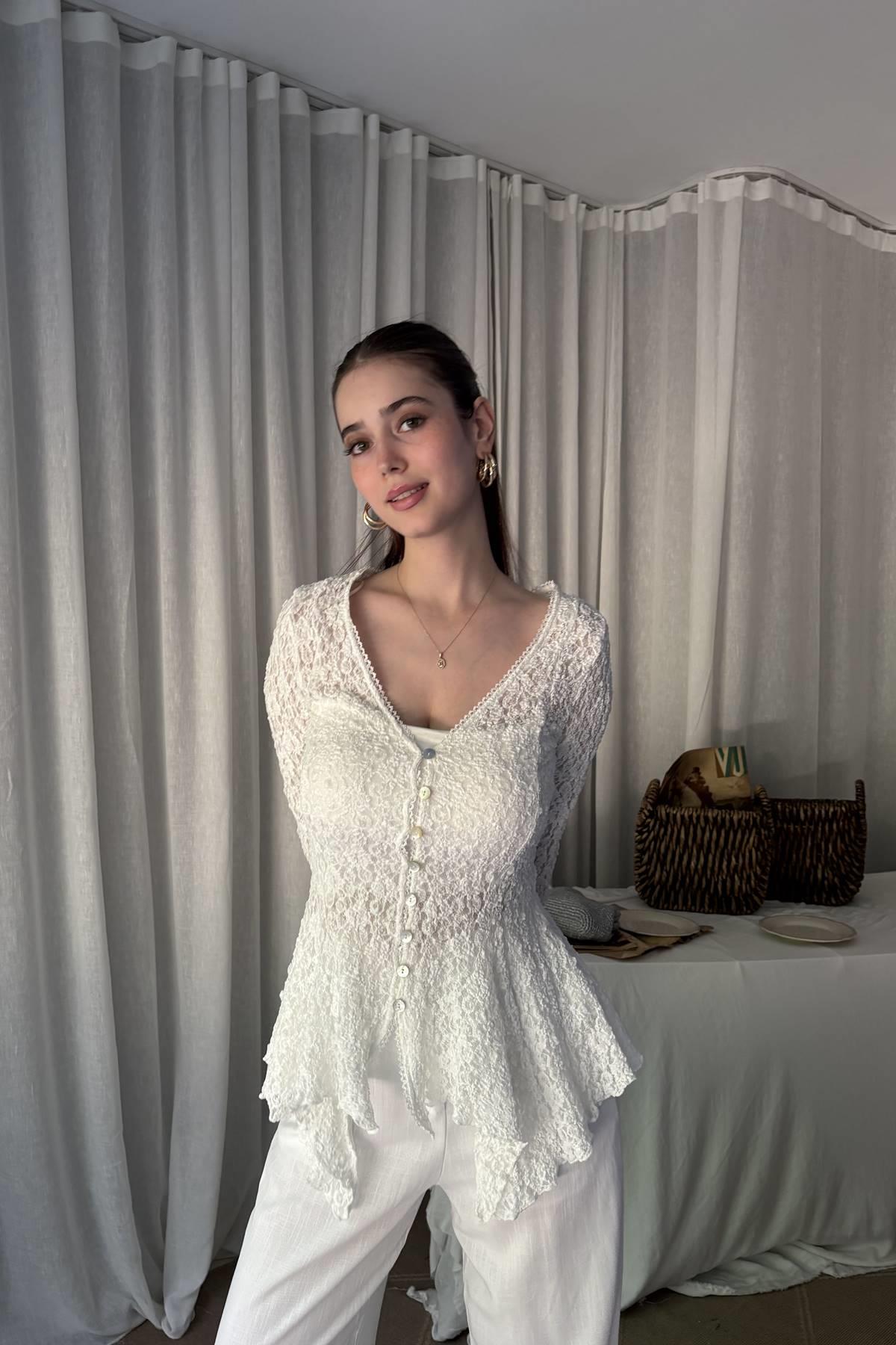 DÜĞMELİ PEPLUM DANTEL HIRKA