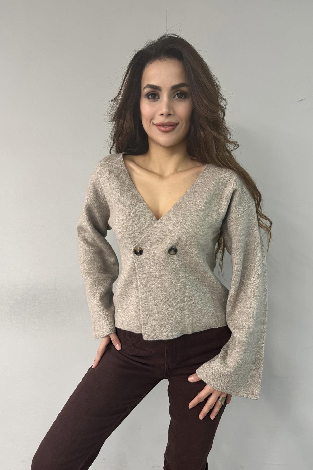 KRUVAZE İKİ DÜĞMELİ TRIKO HIRKA