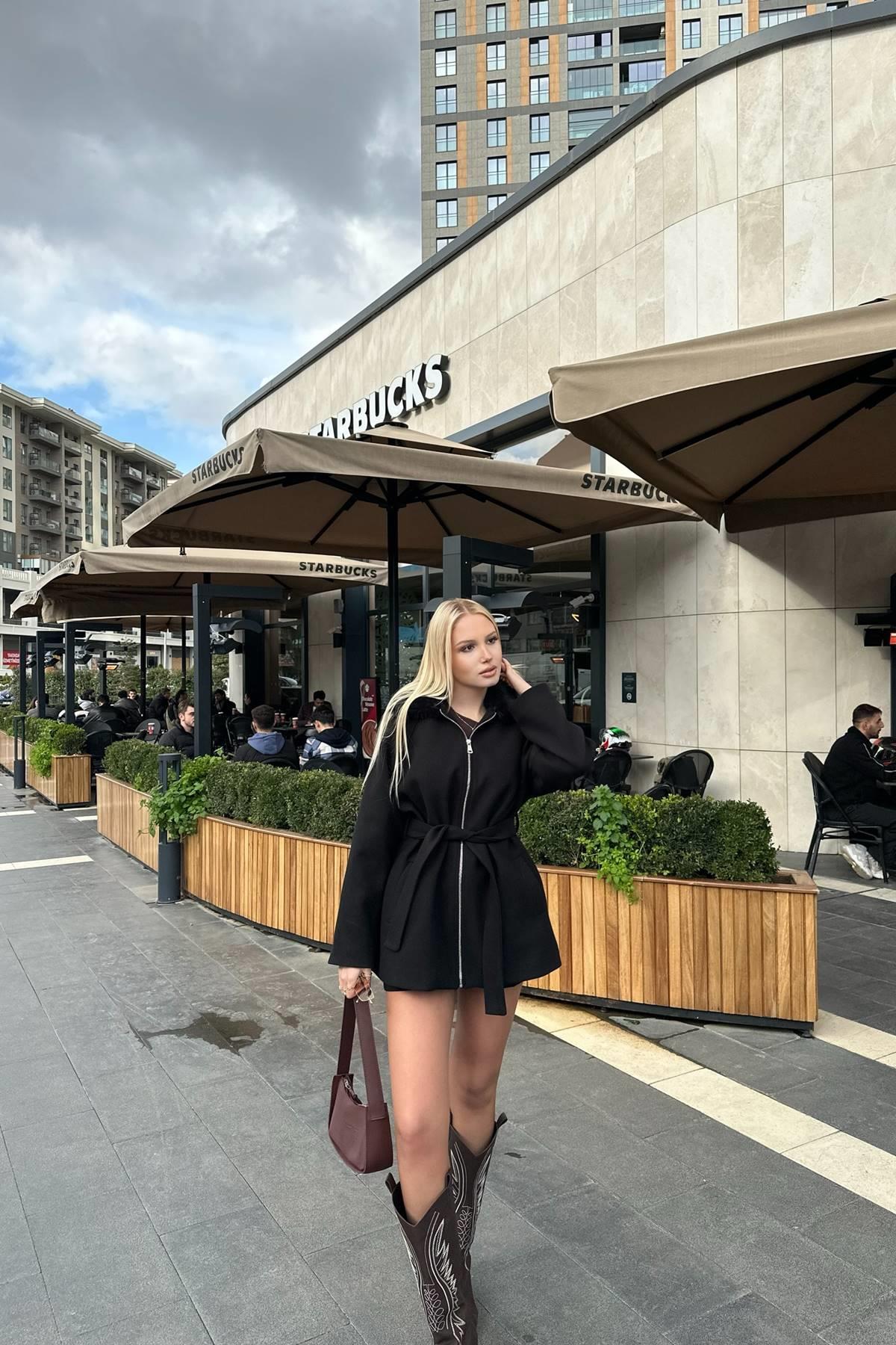 FERMUAR DETAYLI YAKASI KÜRK KISA KABAN