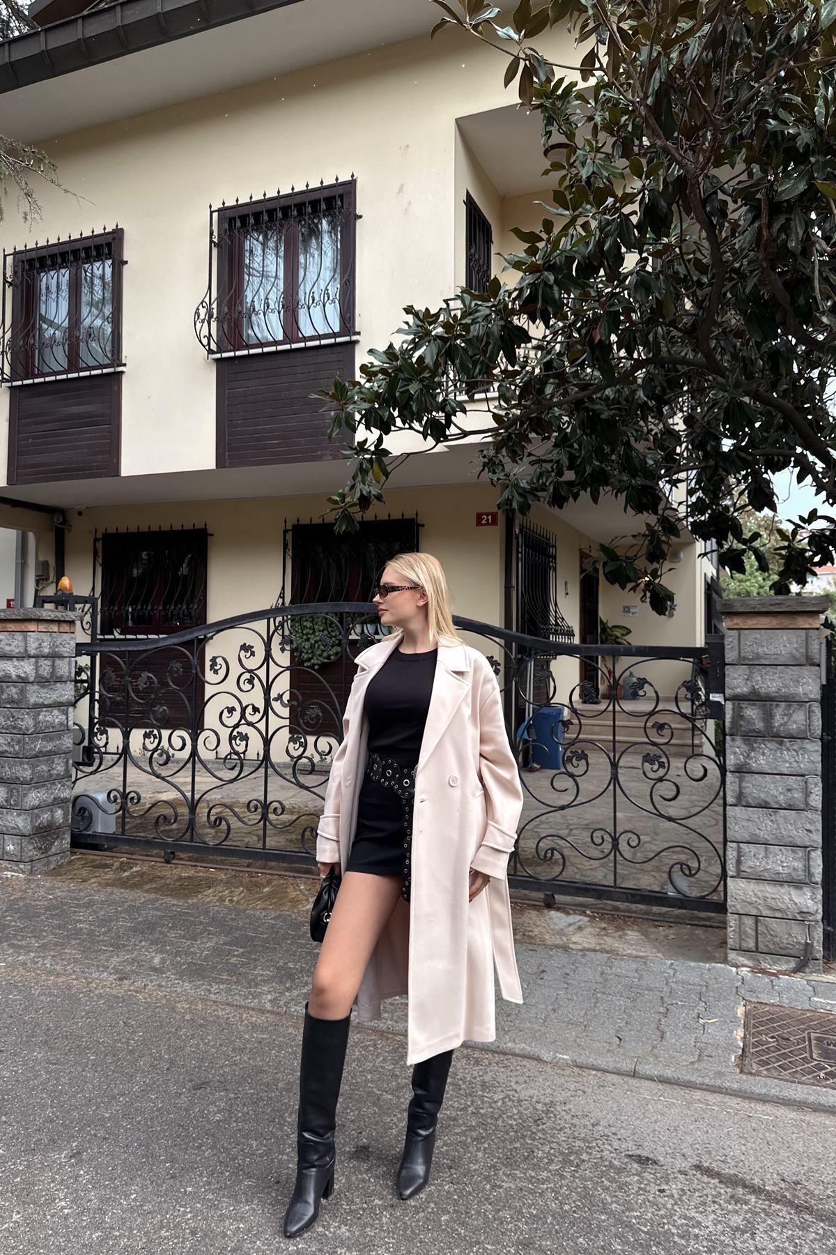 KRUVAZE YAKA KAŞE KABAN
