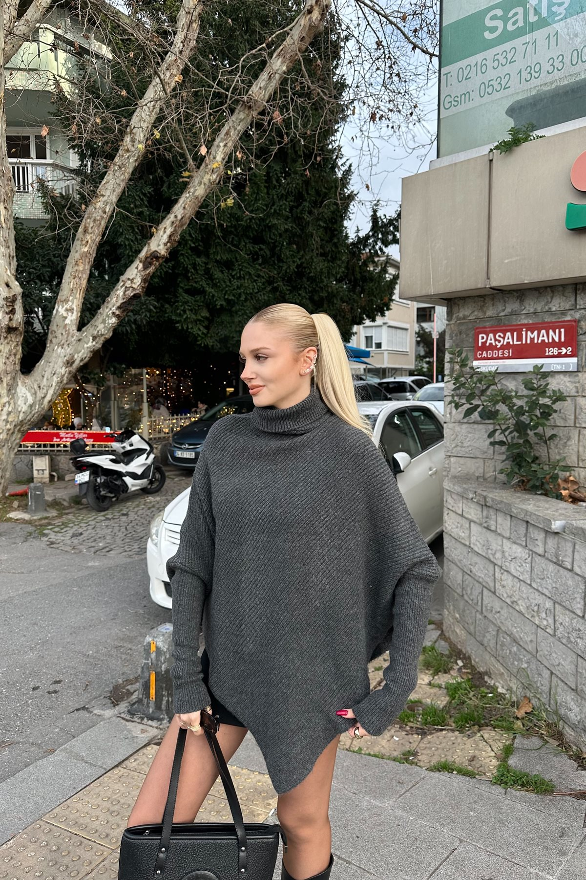 BALIKÇI YAKA ASİMETRİK DETAY TRIKO KAZAK
