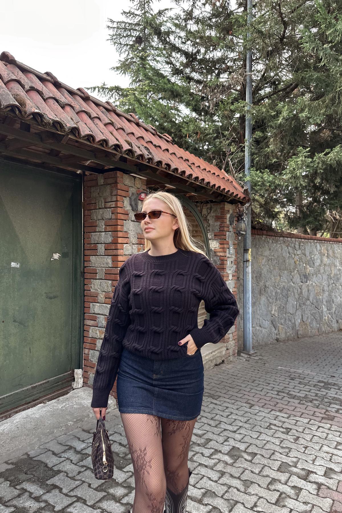 BİSİKLET YAKA ÖRGÜ DETAYLI TRIKO KAZAK
