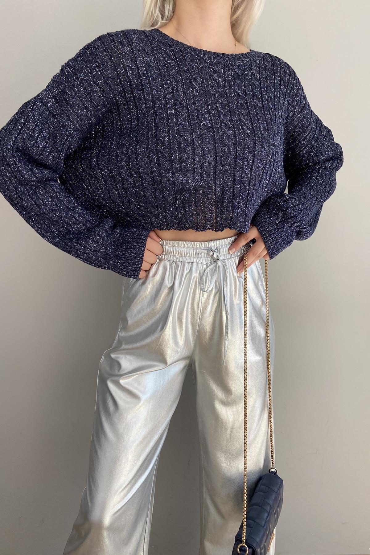 BİSİKLET YAKA SAÇ ÖRGÜLÜ CROP TRIKO