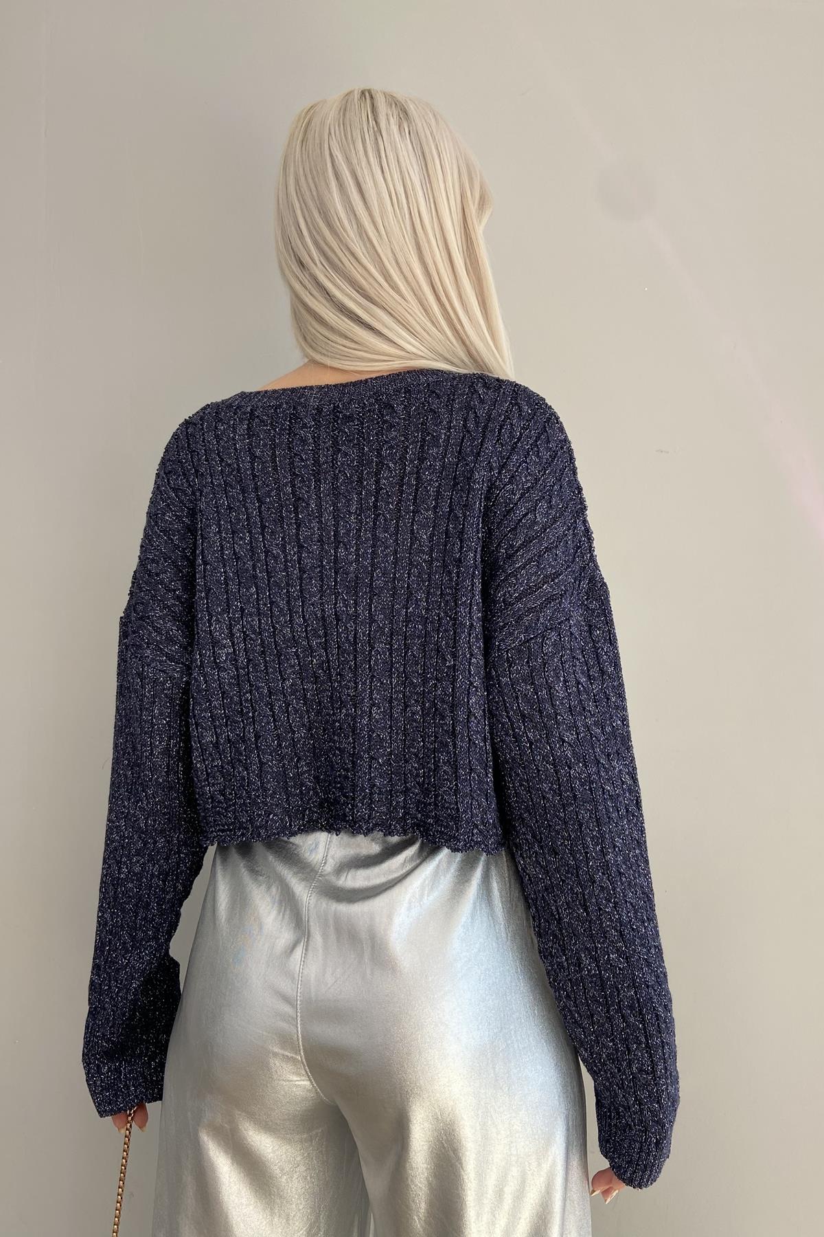 BİSİKLET YAKA SAÇ ÖRGÜLÜ CROP TRIKO