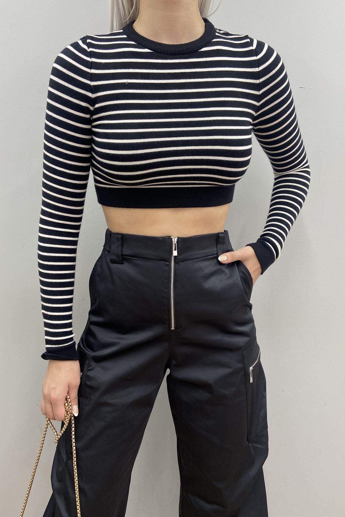 ÇİZGİLİ CROP TRIKO KAZAK
