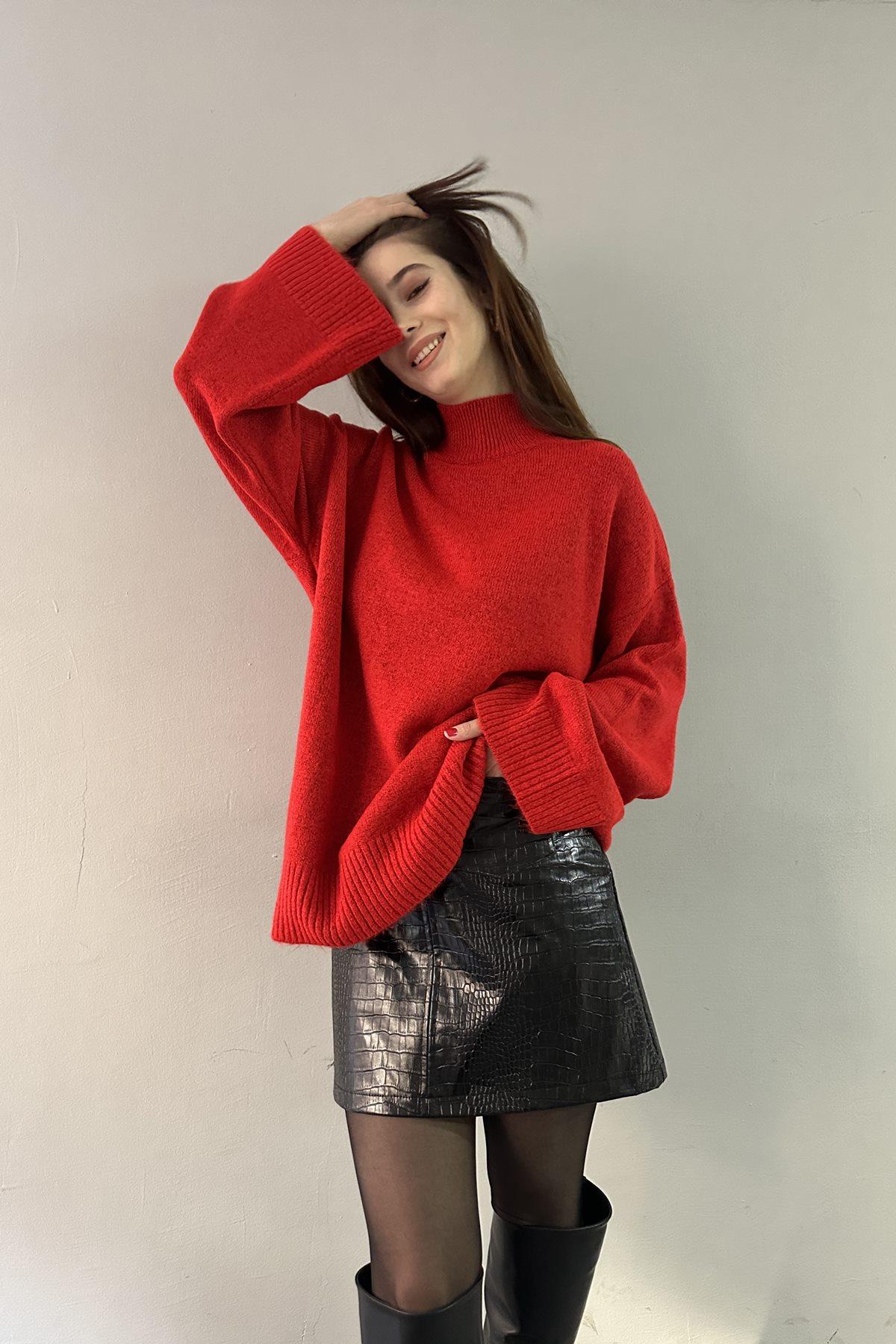 DİK YAKA OVERSIZE TRIKO KAZAK