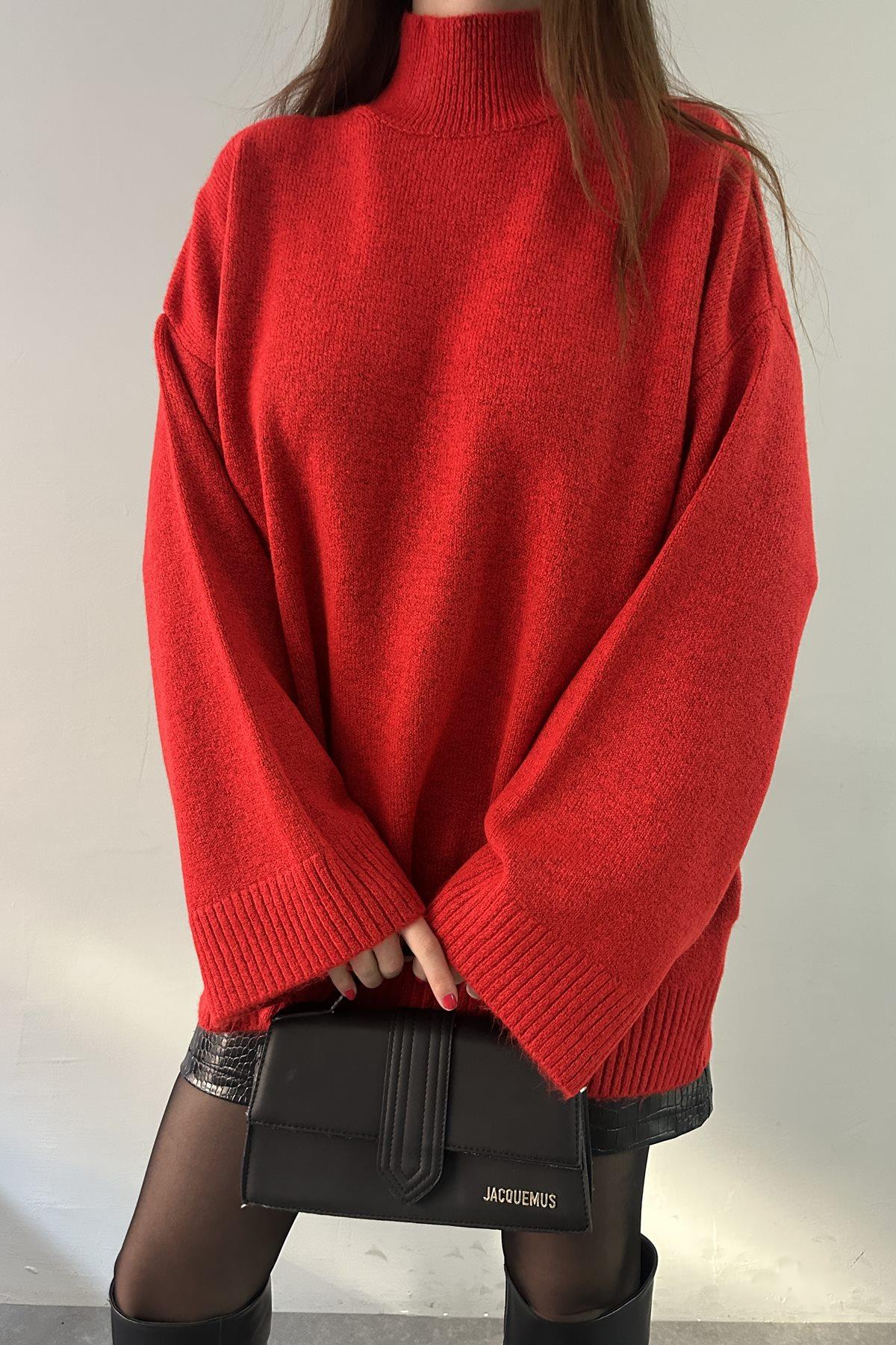 DİK YAKA OVERSIZE TRIKO KAZAK