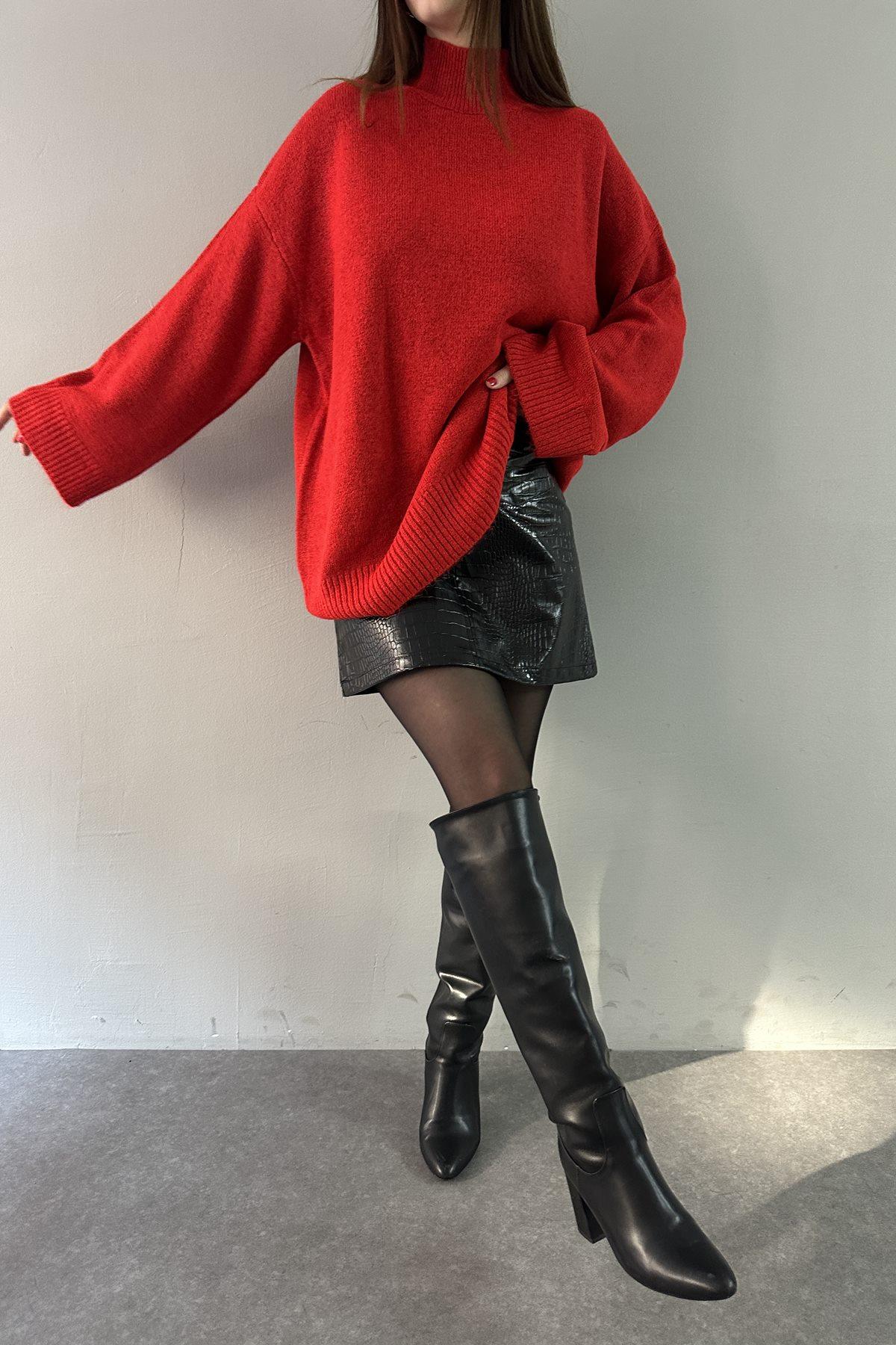 DİK YAKA OVERSIZE TRIKO KAZAK