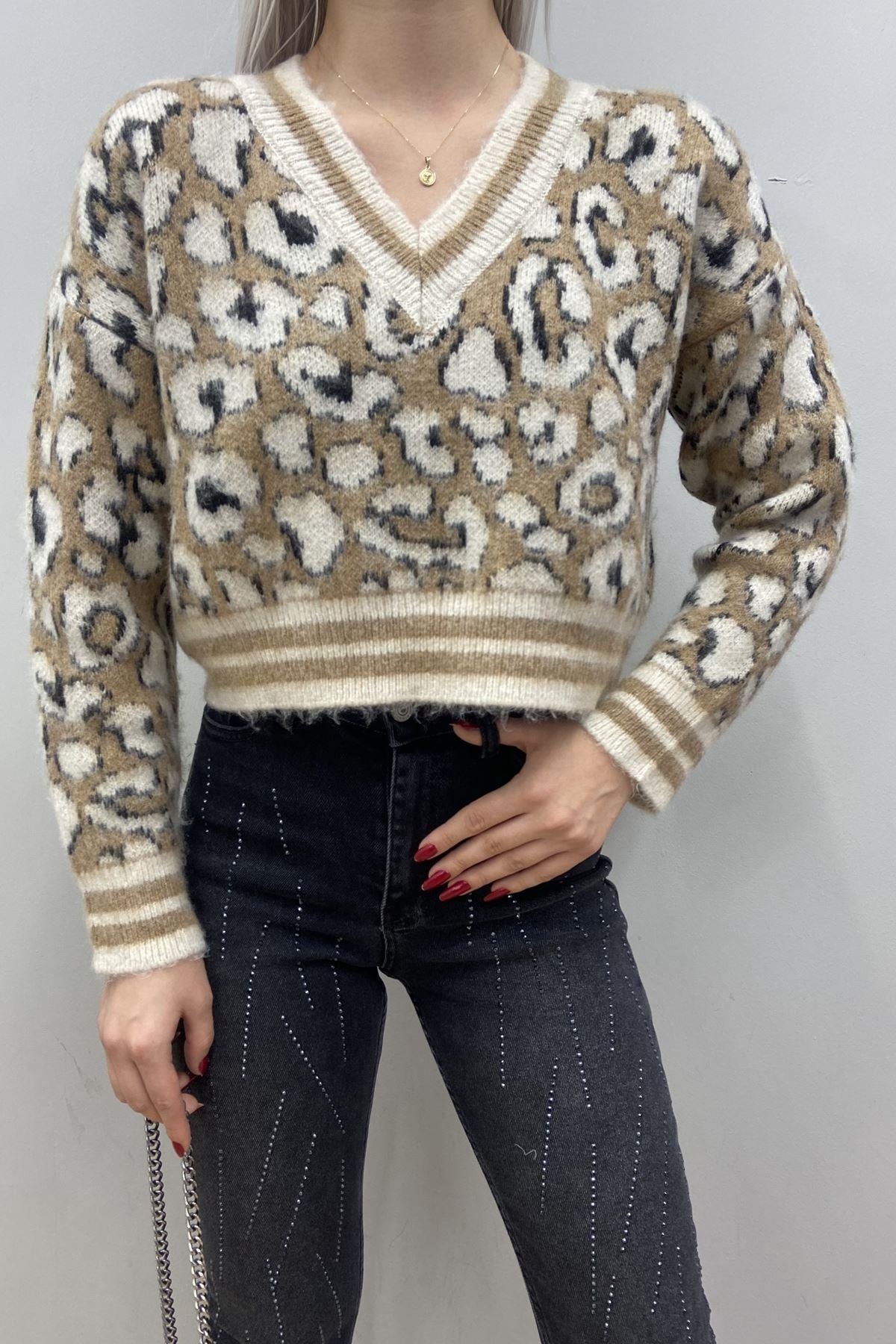 LEOPAR DESENLİ V YAKA TRIKO