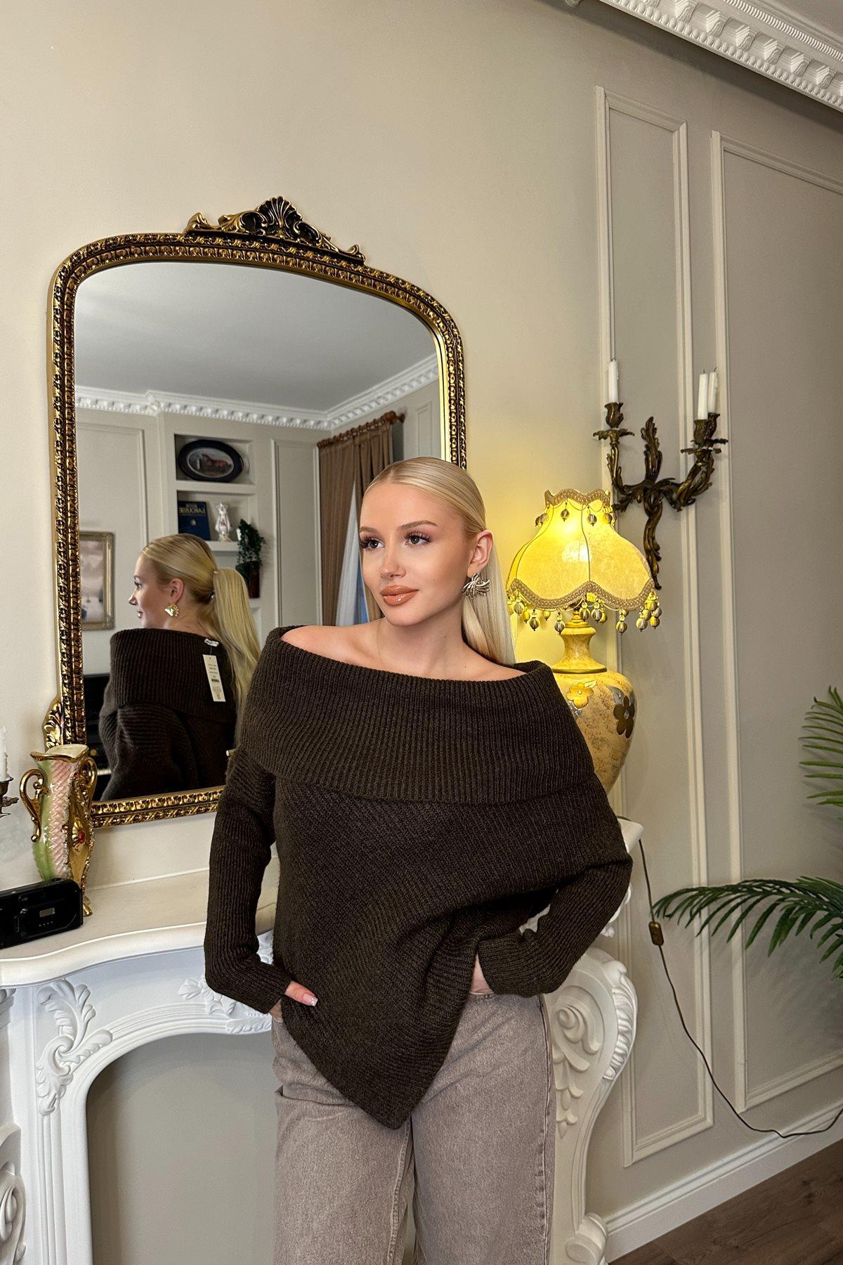 MADONNA YAKA ASİMETRİK TRIKO