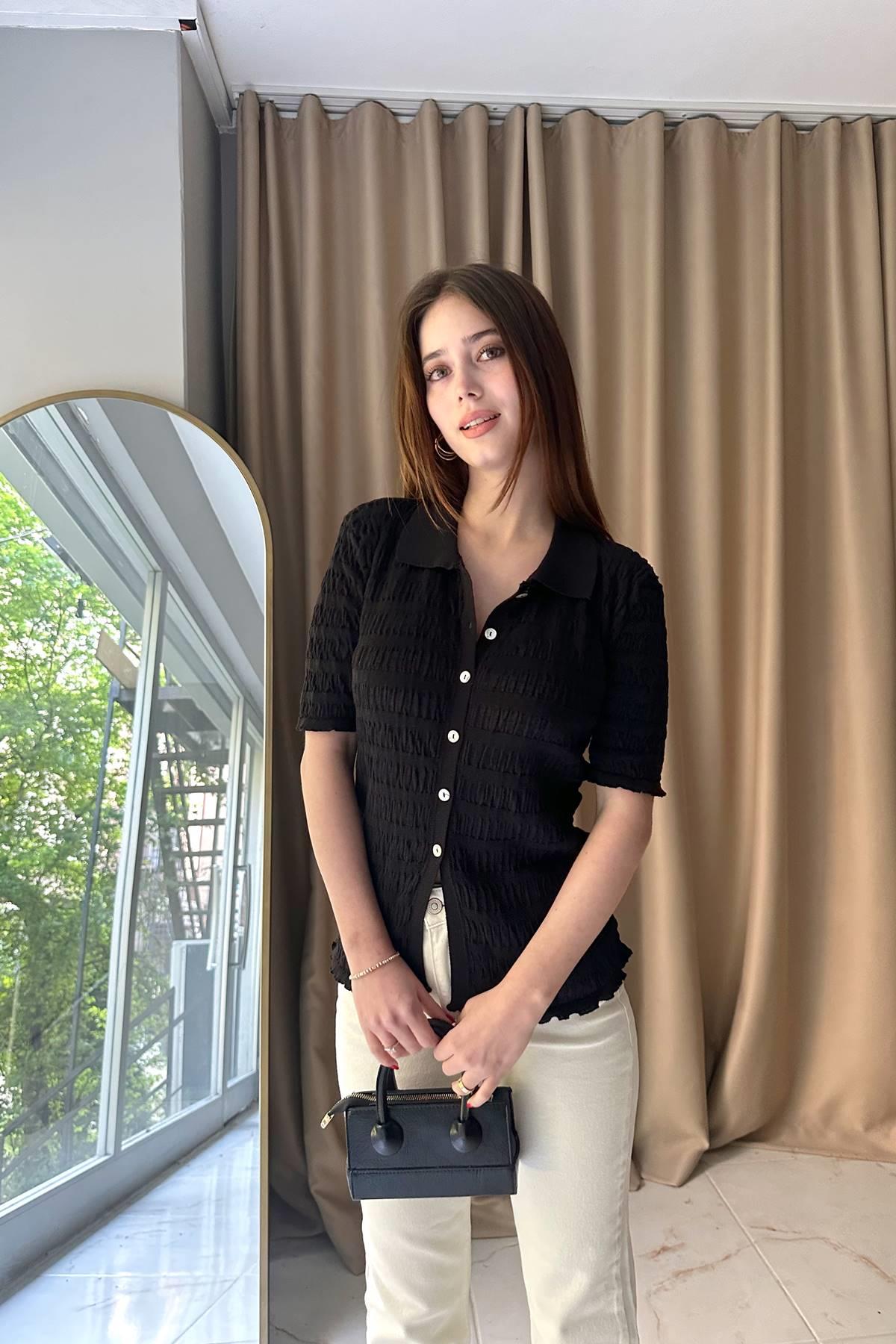 POLO YAKA BÜZGÜLÜ DÜĞMELİ İNCE TRIKO