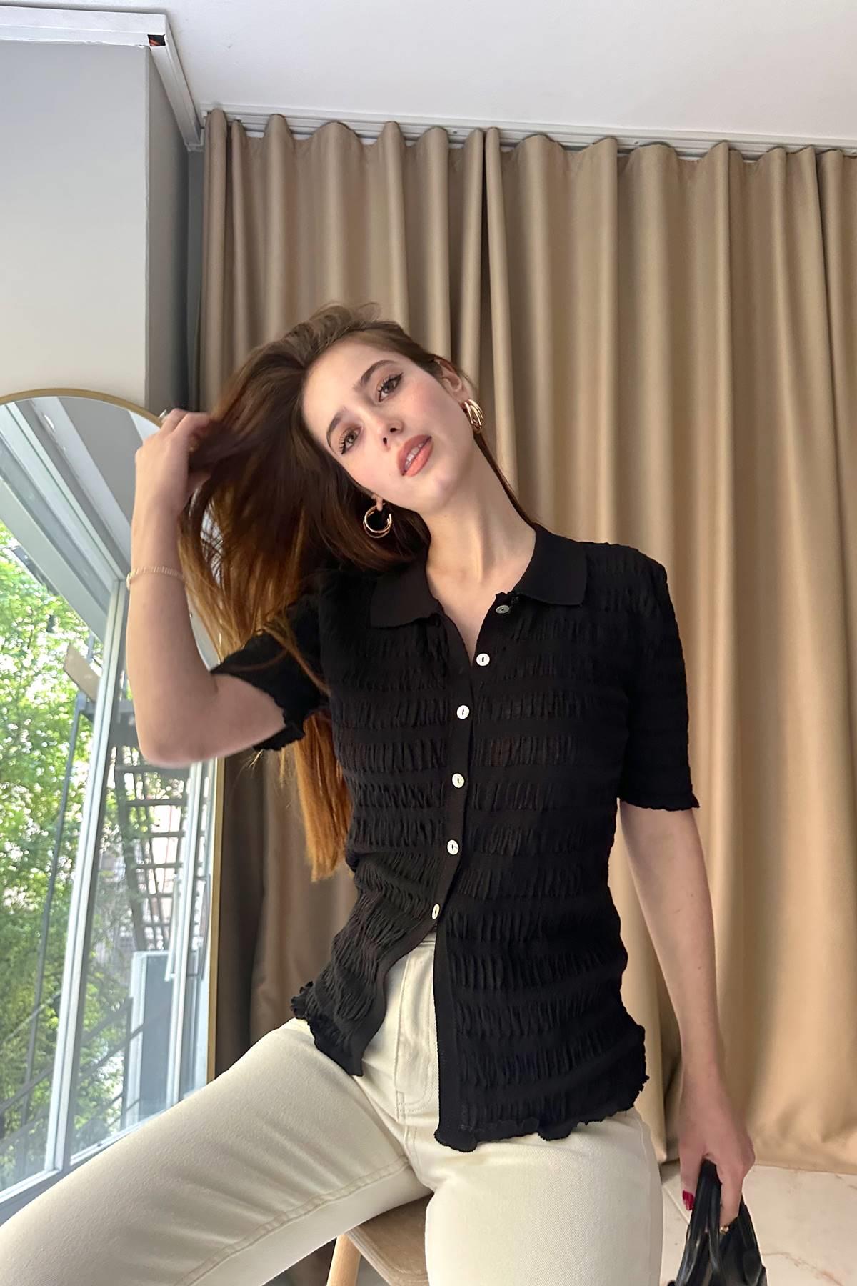 POLO YAKA BÜZGÜLÜ DÜĞMELİ İNCE TRIKO