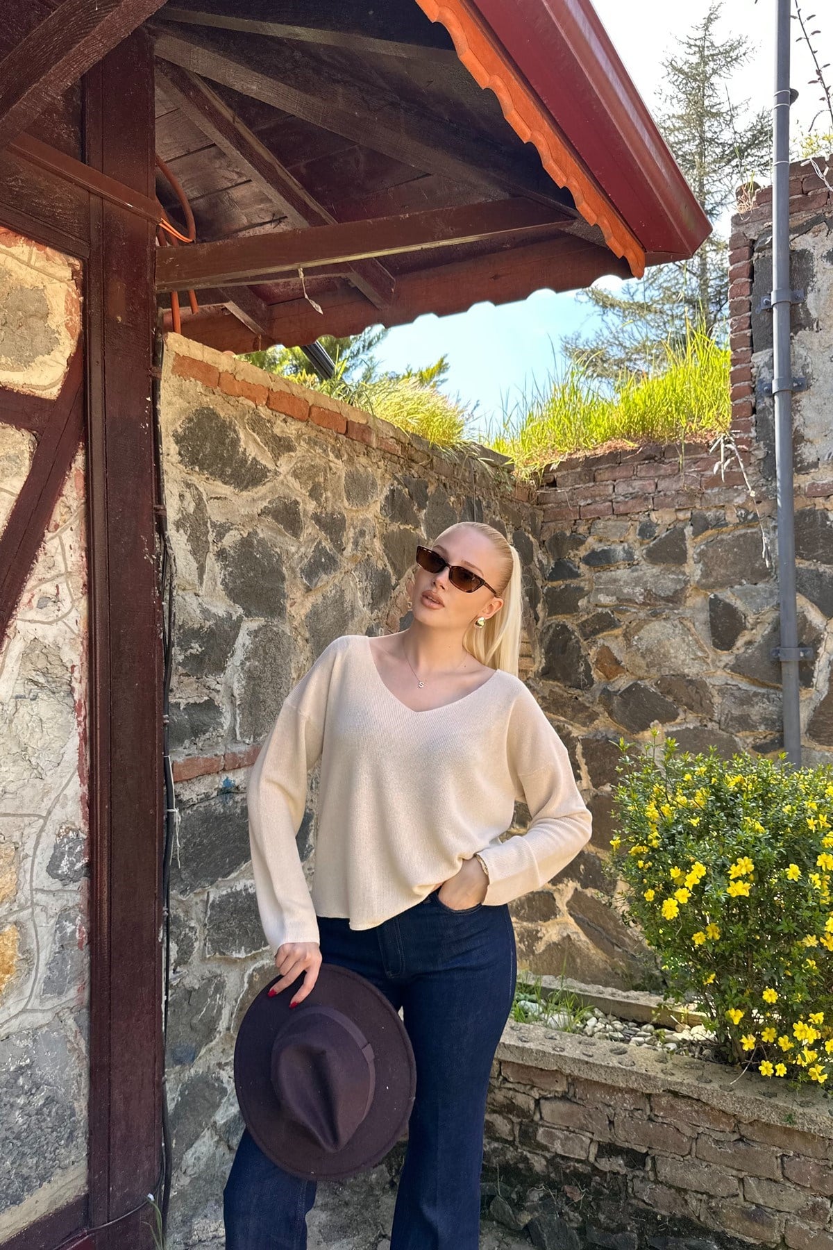 V YAKA DÖKÜMLÜ TRIKO KAZAK