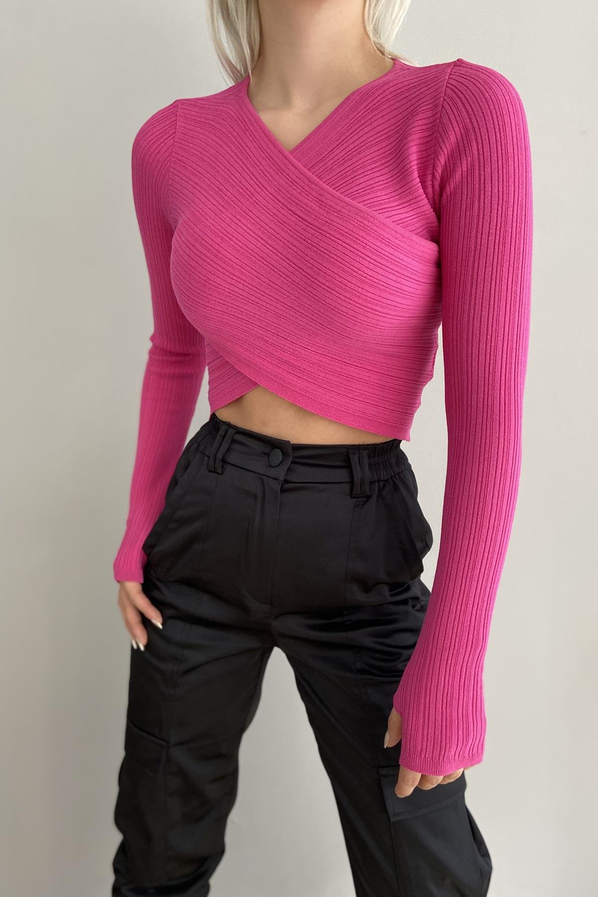 V YAKA ÖNÜ VEREV CROP KAZAK