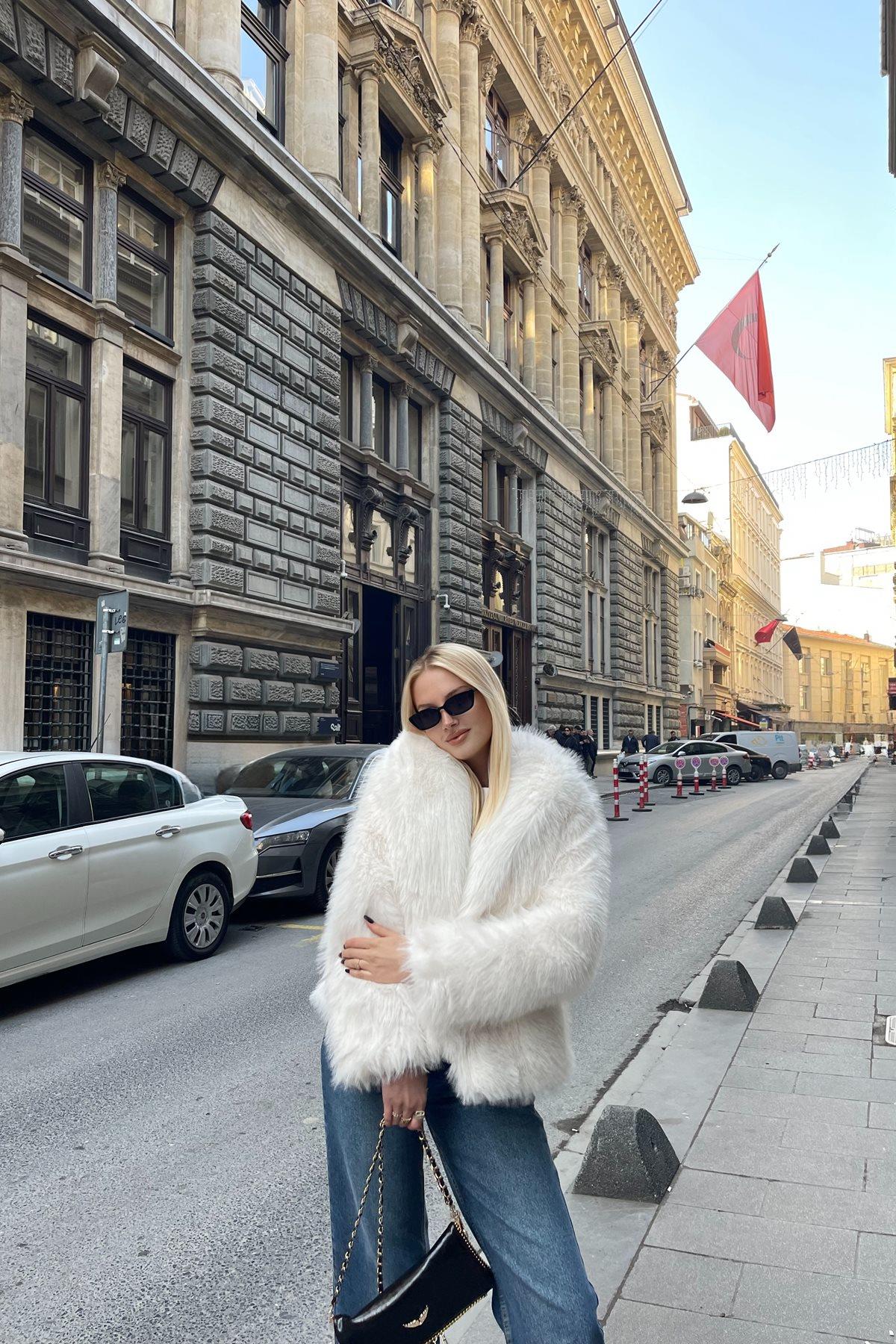 ŞAL YAKA KÜRK MONT