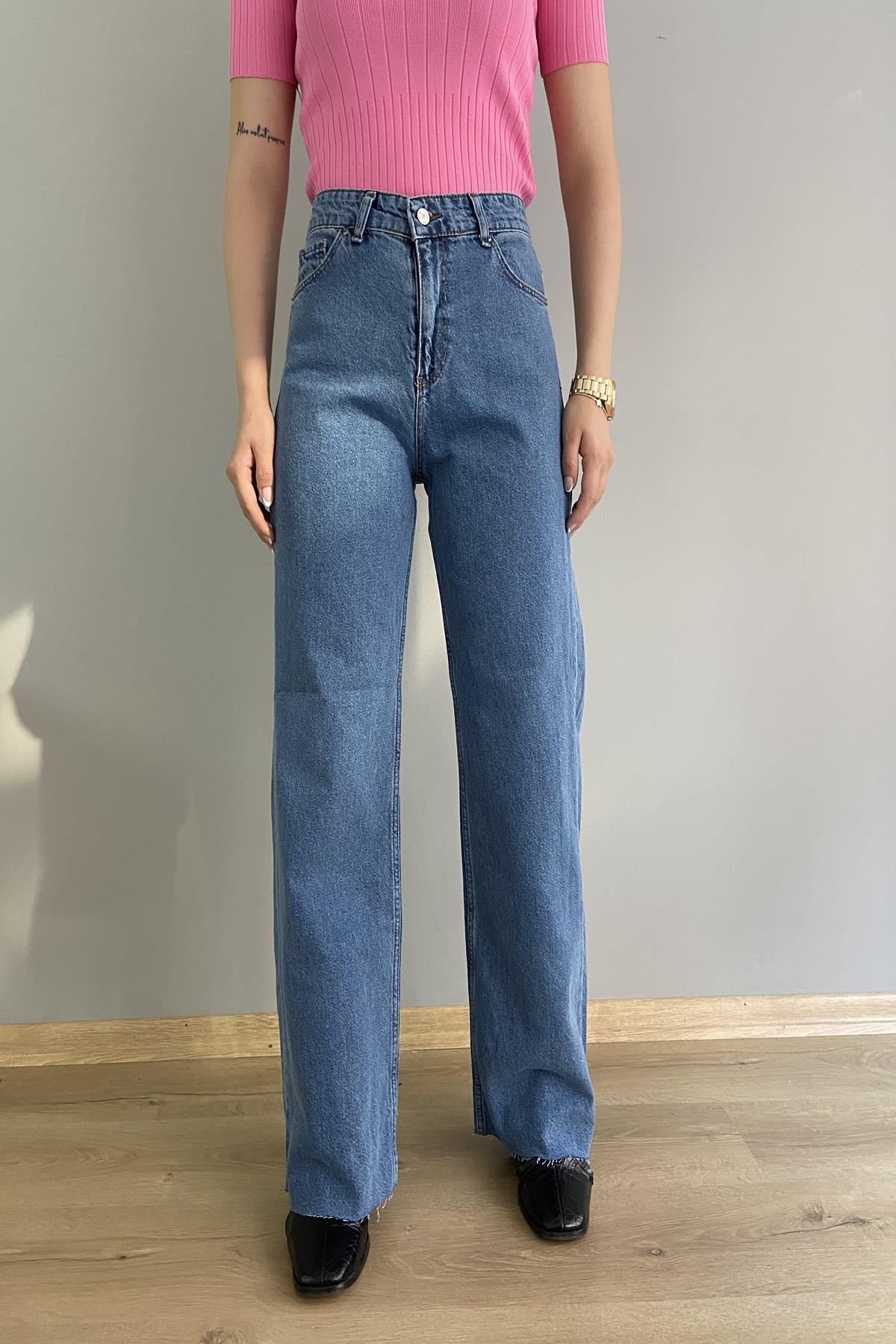 BOL PAÇA KESİK PANTALON