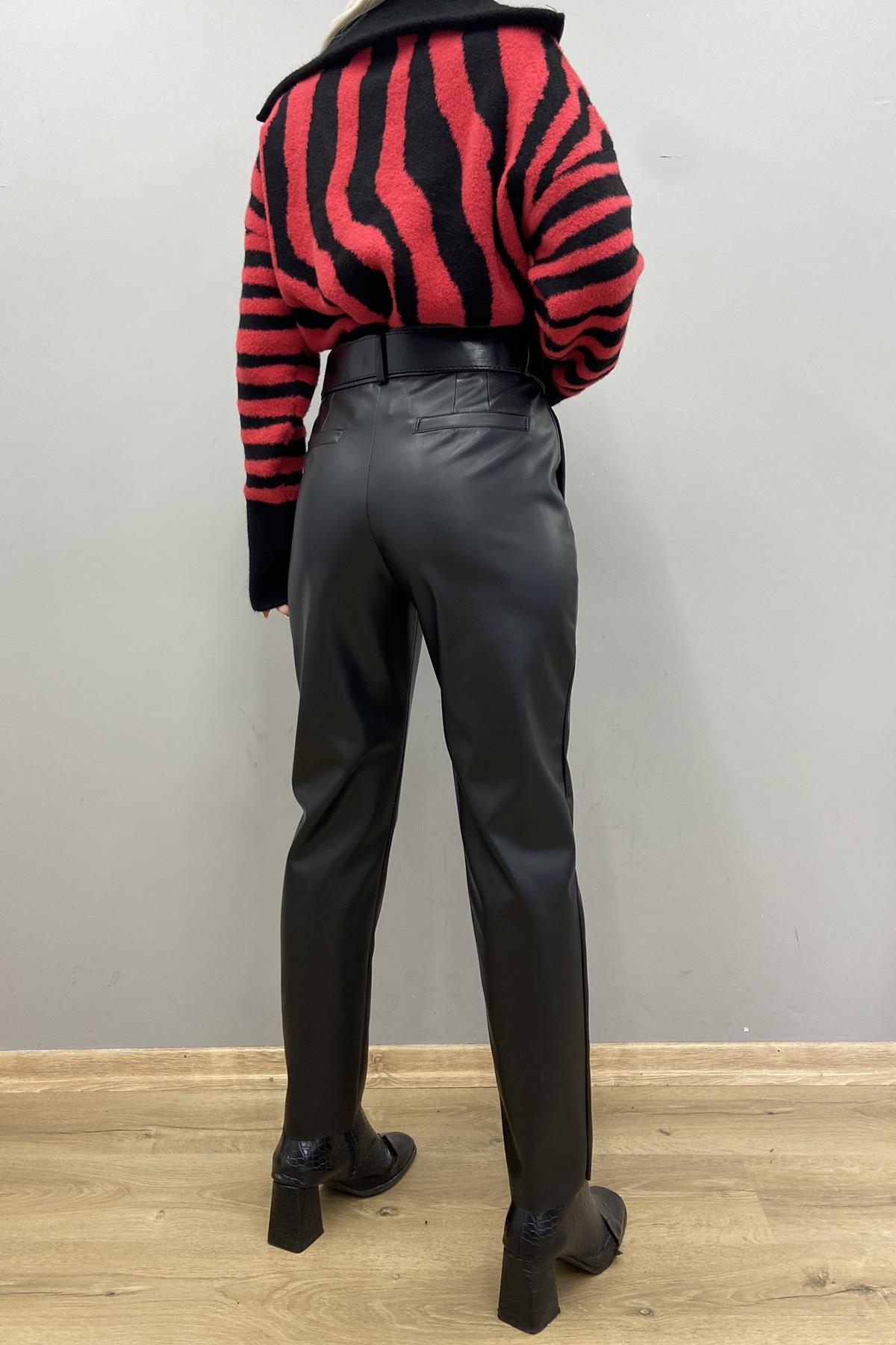 KEMERLİ DERİ PANTALON