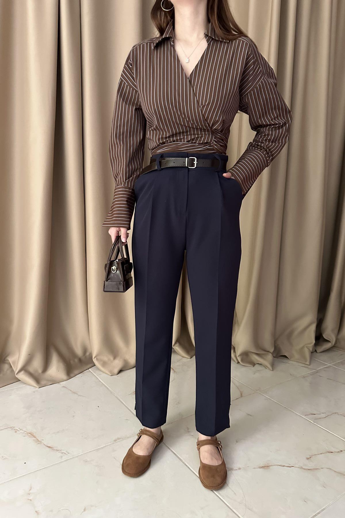 PAÇA YIRTMAÇLI KEMERLİ PANTALON