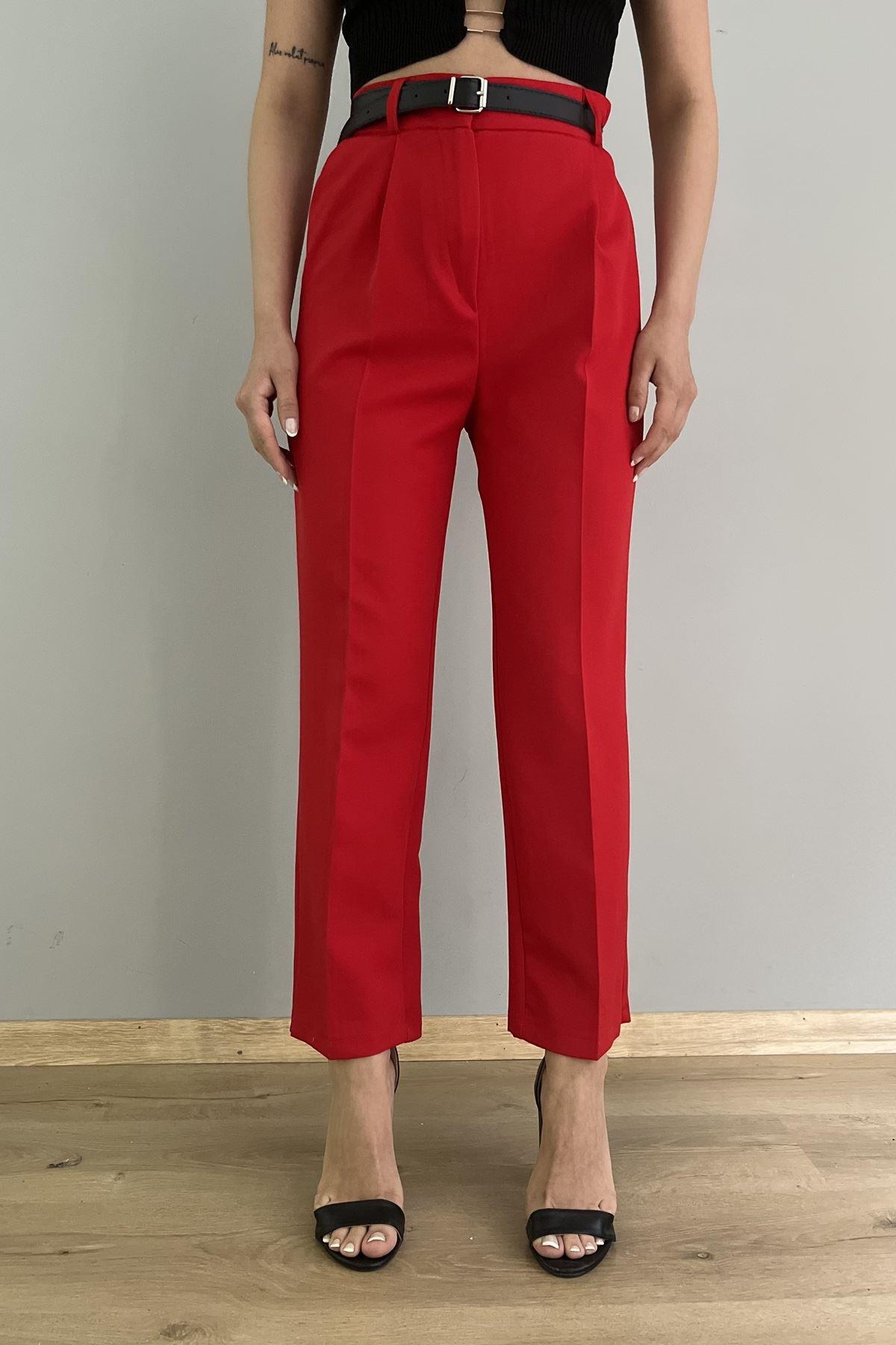 PAÇA YIRTMAÇLI KEMERLİ PANTALON