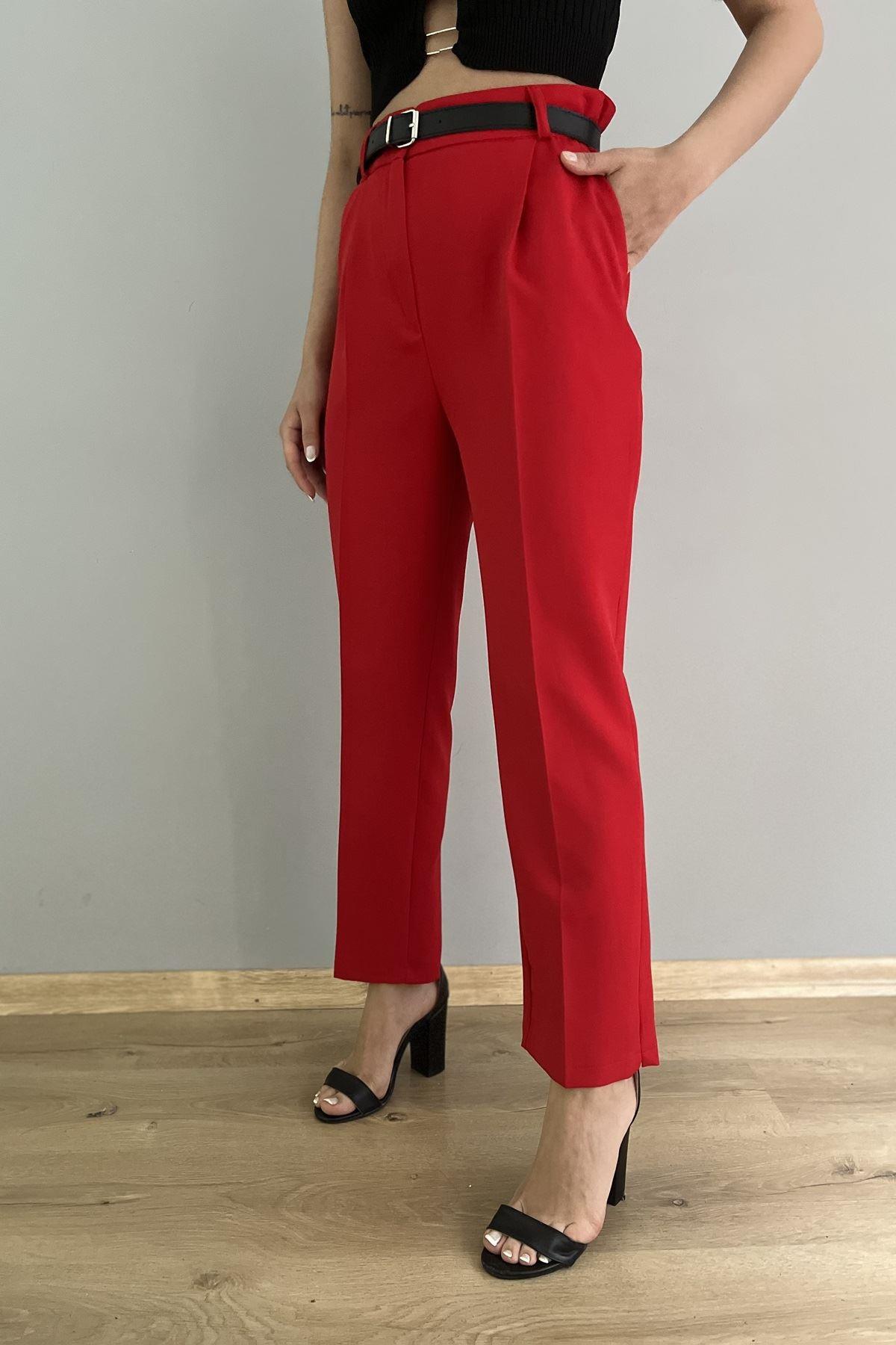 PAÇA YIRTMAÇLI KEMERLİ PANTALON