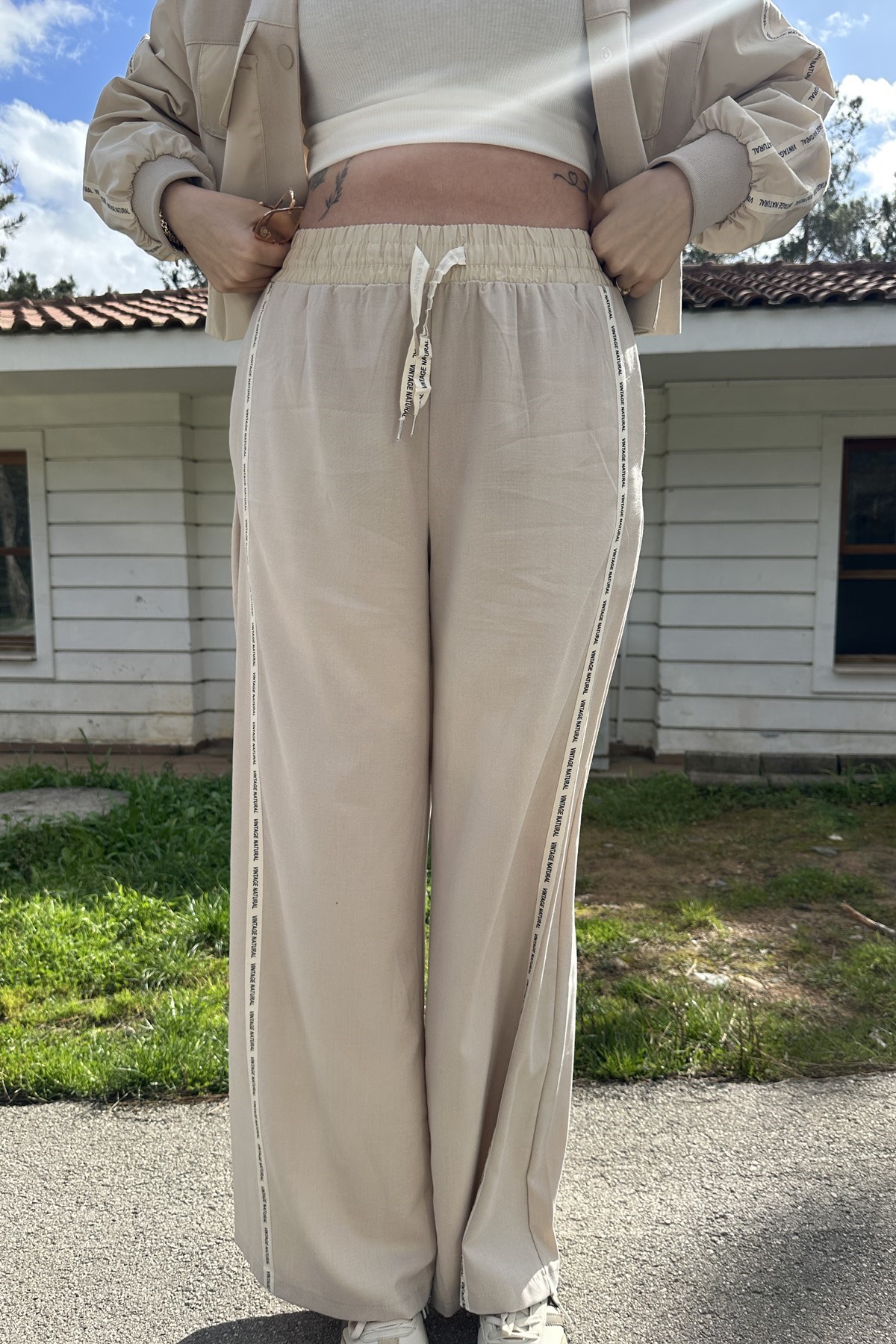ŞERİT DETAYLI PANTOLON (TAKIM DEĞİLDİR)