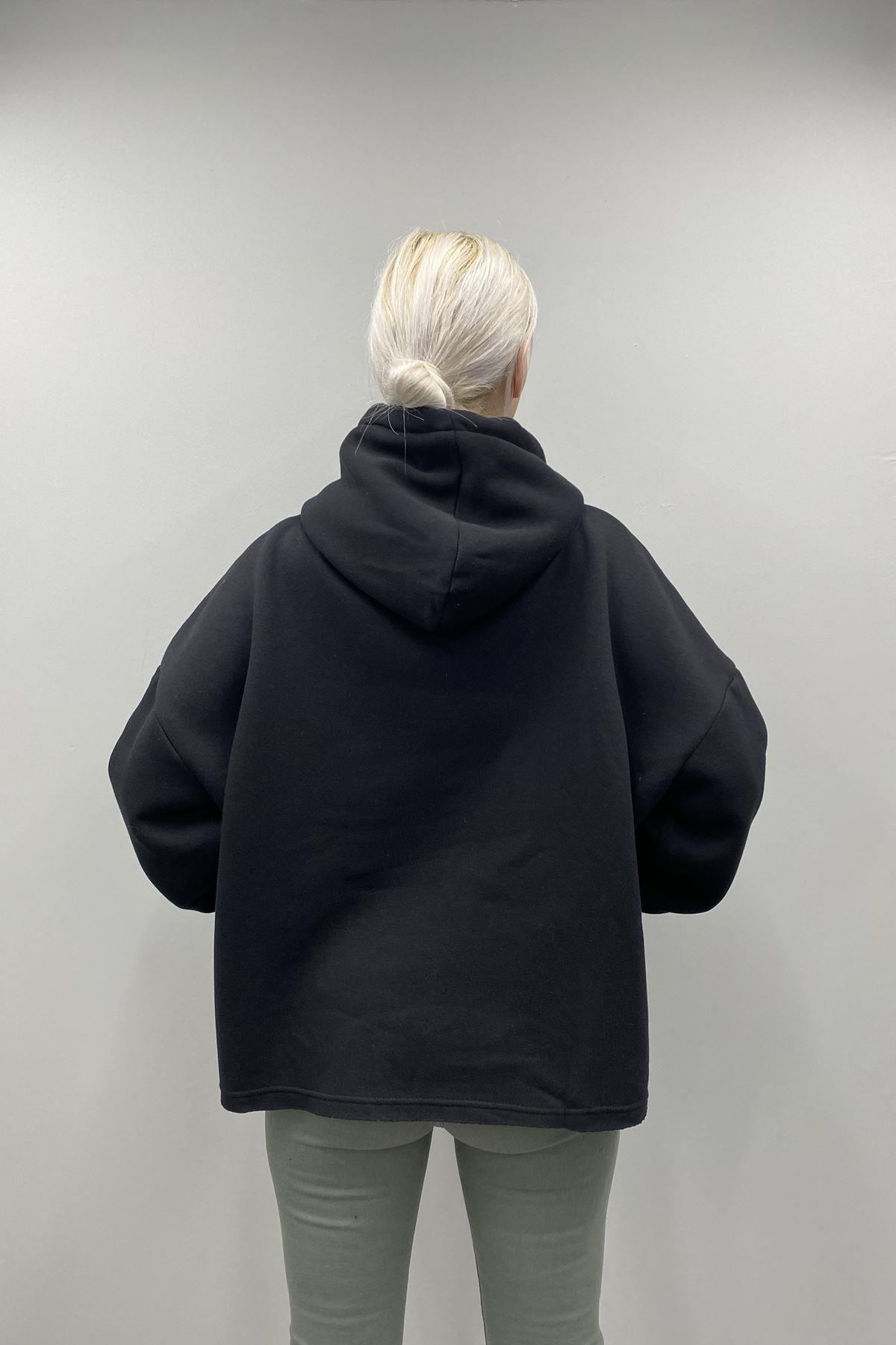BASKI DETAYLI KAPŞONLU SWEATSHIRT