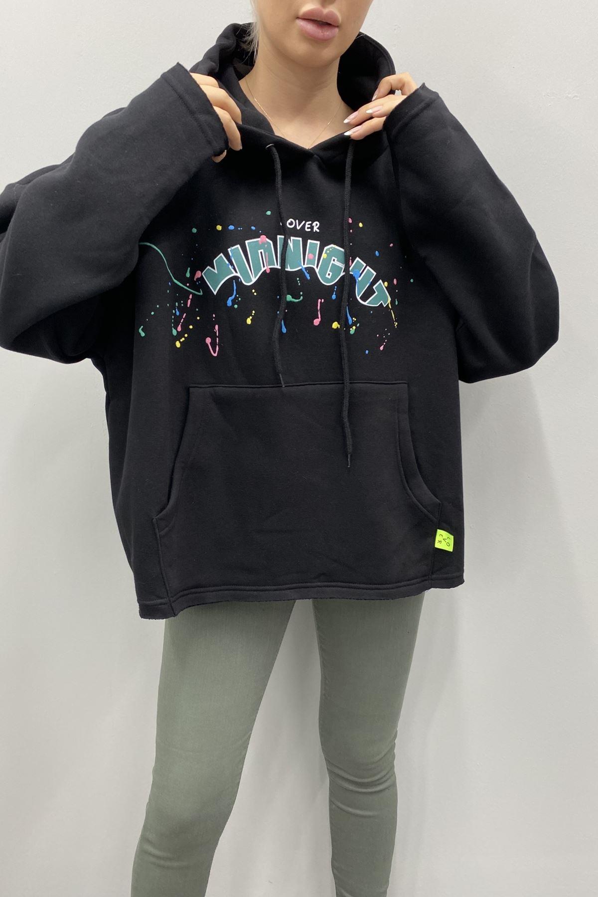 BASKI DETAYLI KAPŞONLU SWEATSHIRT