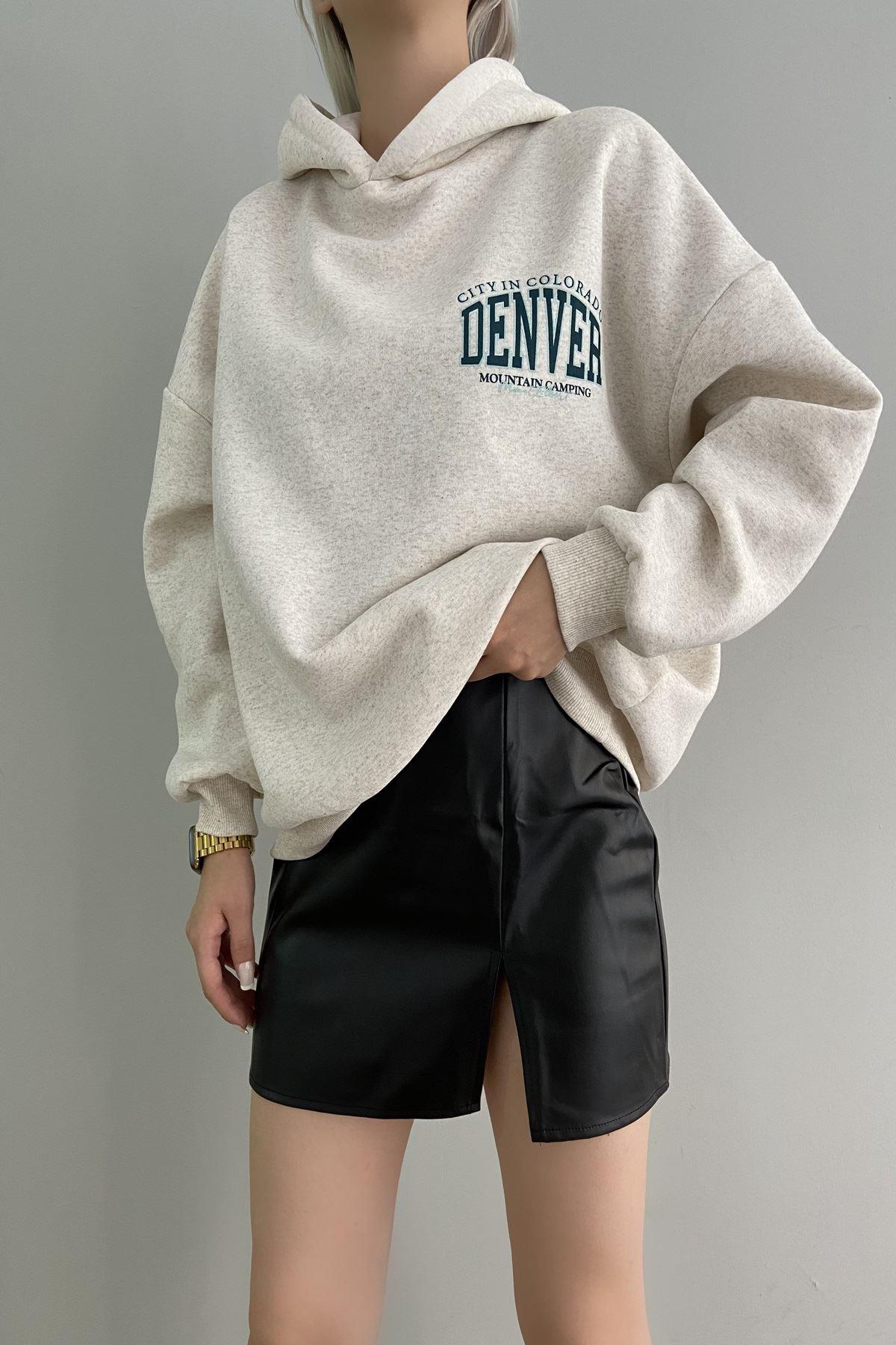 BASKILI KAPŞONLU SWEAT