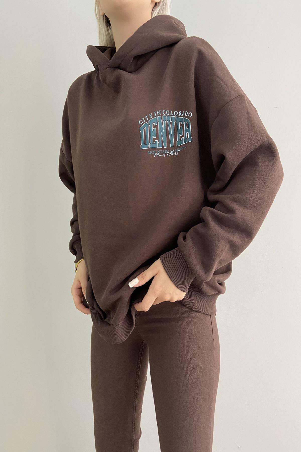 BASKILI KAPŞONLU SWEAT