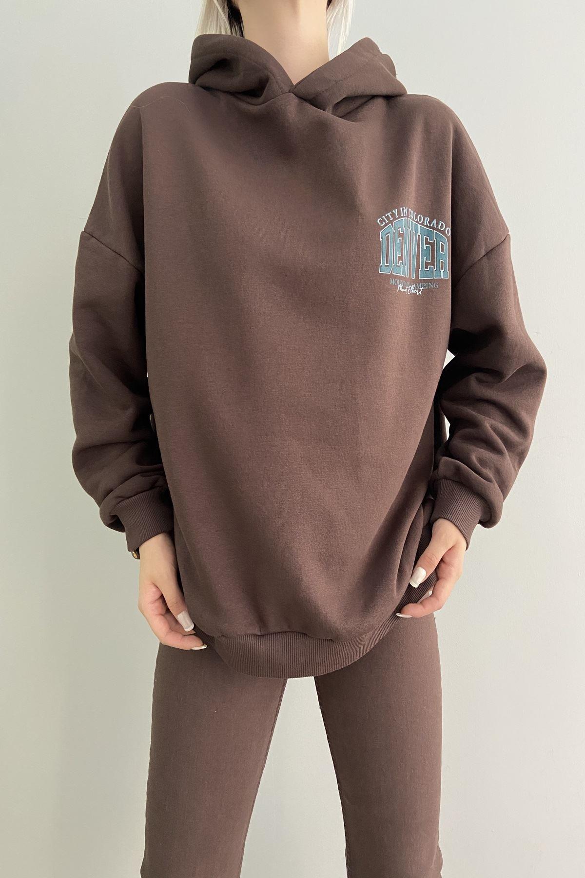 BASKILI KAPŞONLU SWEAT
