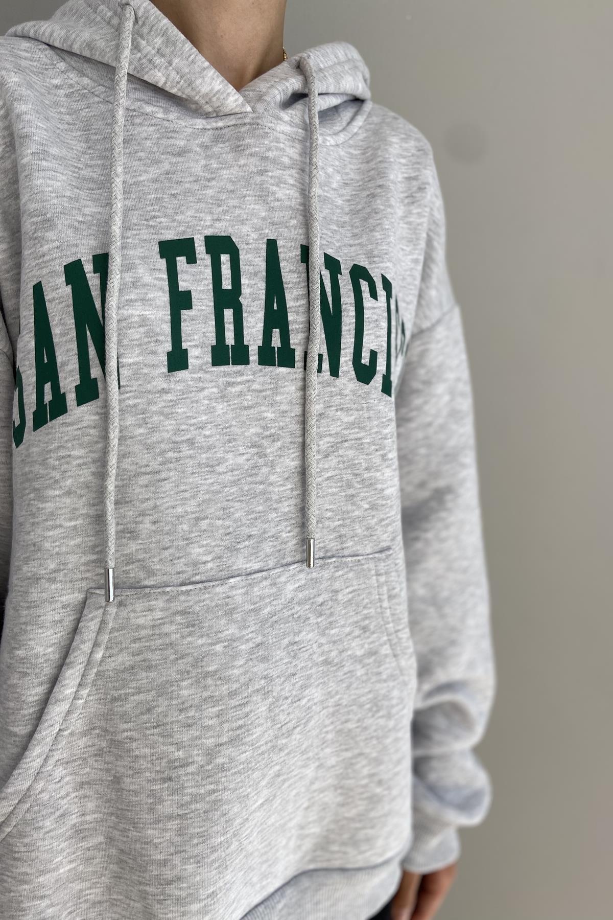 BASKILI KAPŞONLU SWEATSHIRT