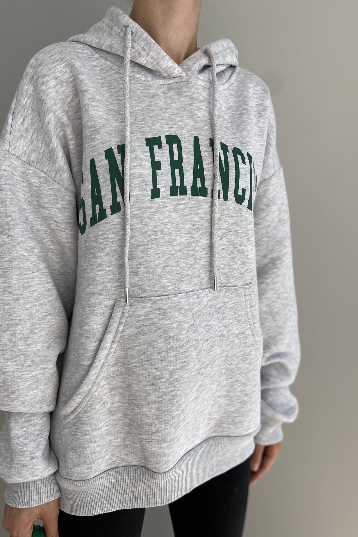 BASKILI KAPŞONLU SWEATSHIRT