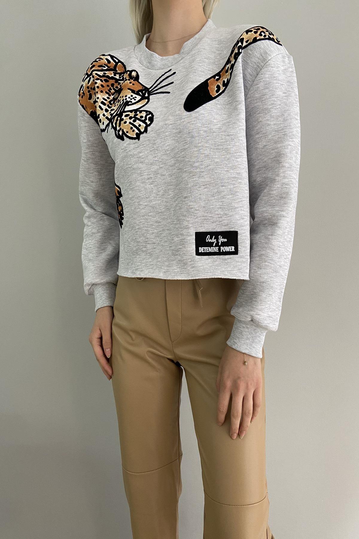 BASKILI SWEAT