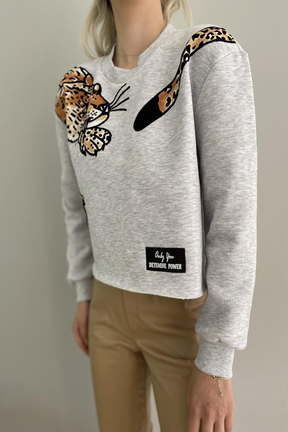 BASKILI SWEAT