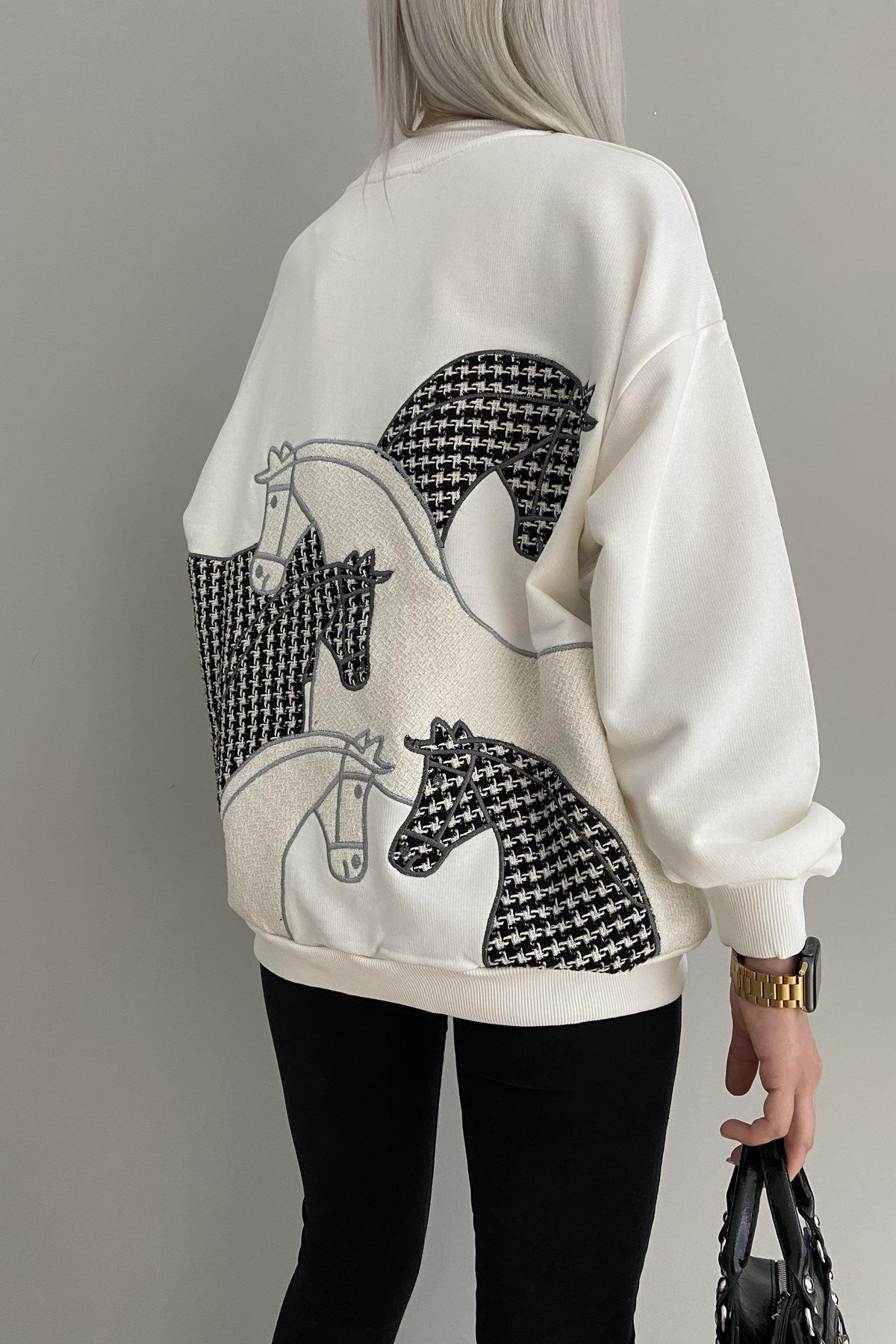BİİSKLET YAKA NAKIŞLI SWEAT