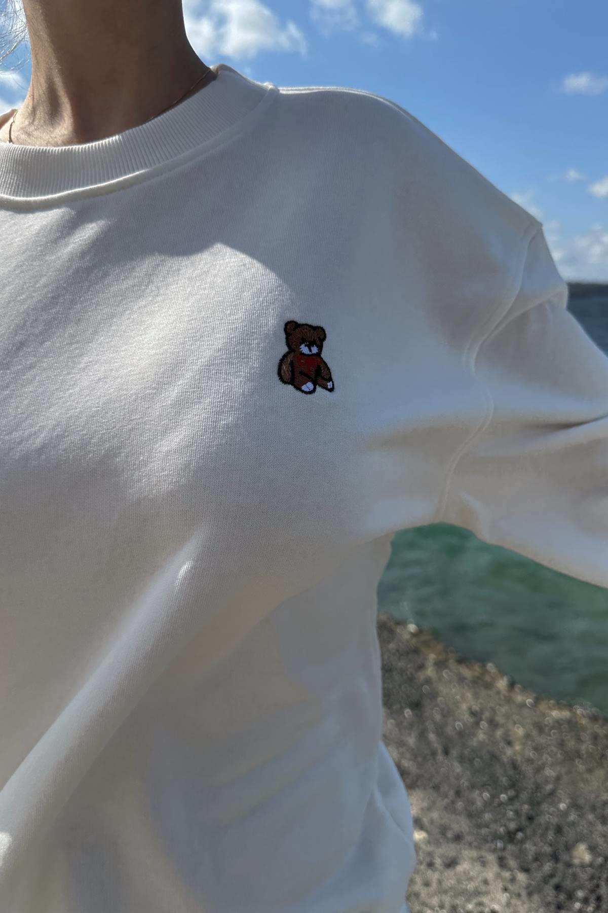 BİSİKLET YAKA AYI NAKIŞLI SWEATSHIRT
